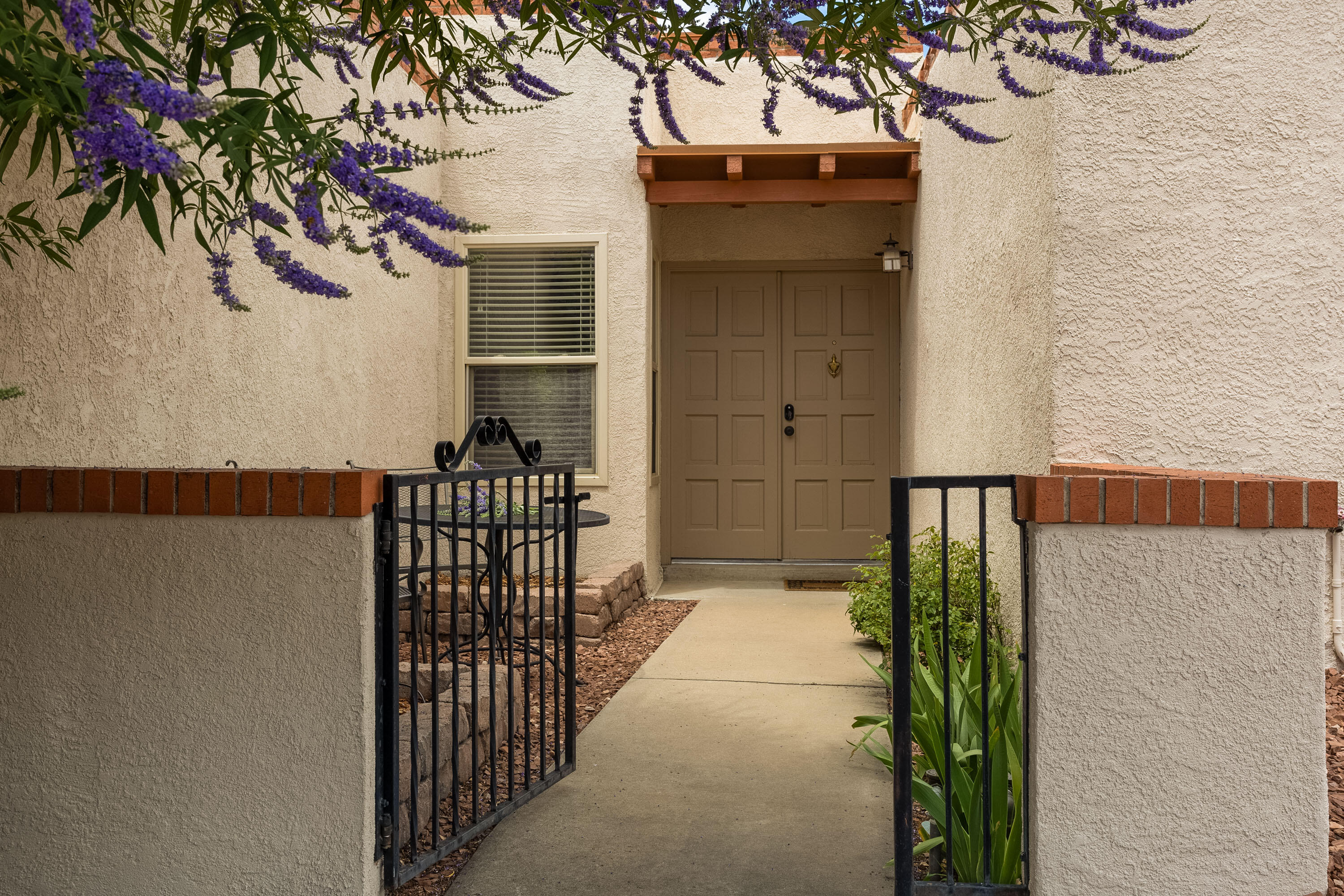 6913 Old Orchard Lane NE