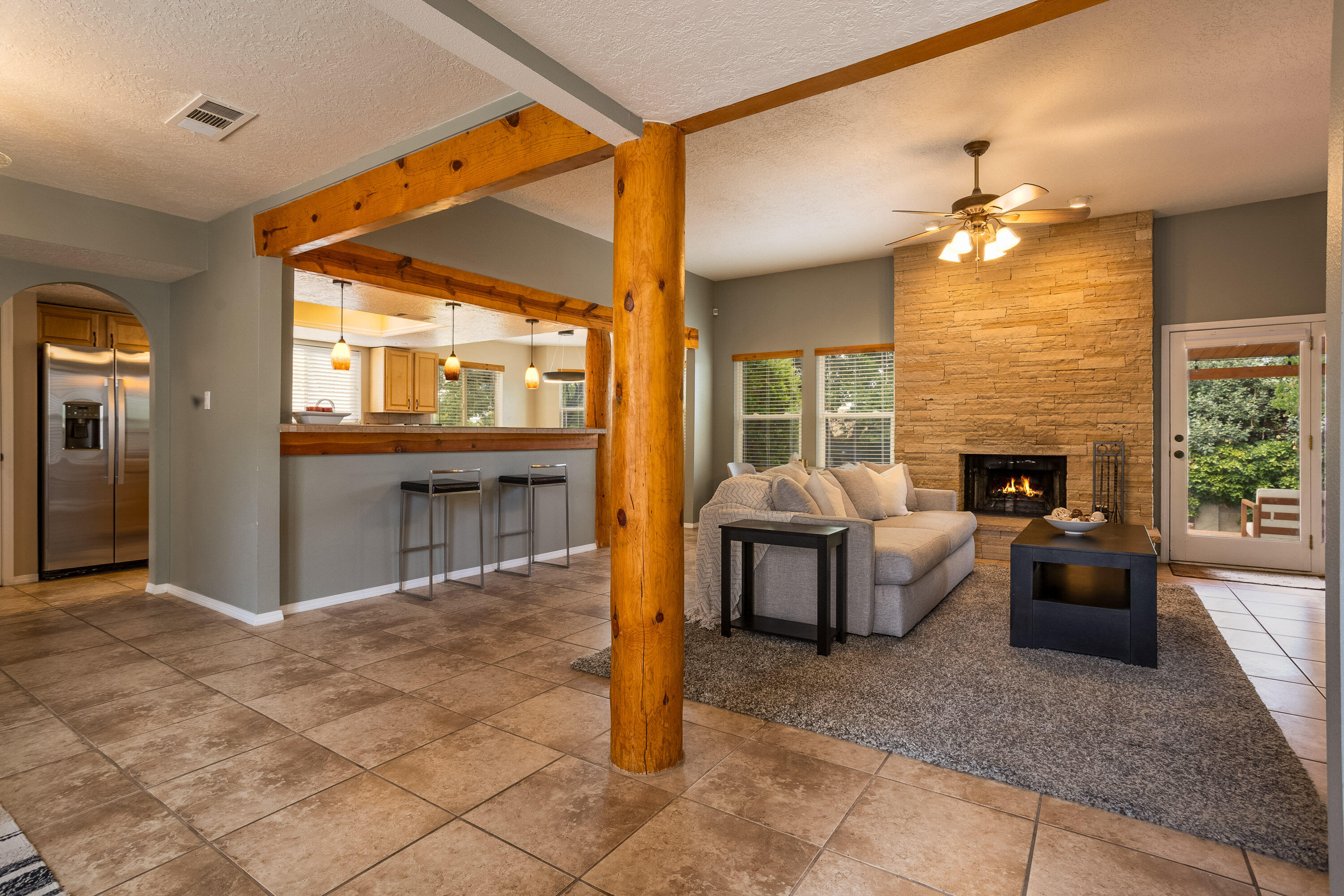 6913 Old Orchard Lane NE