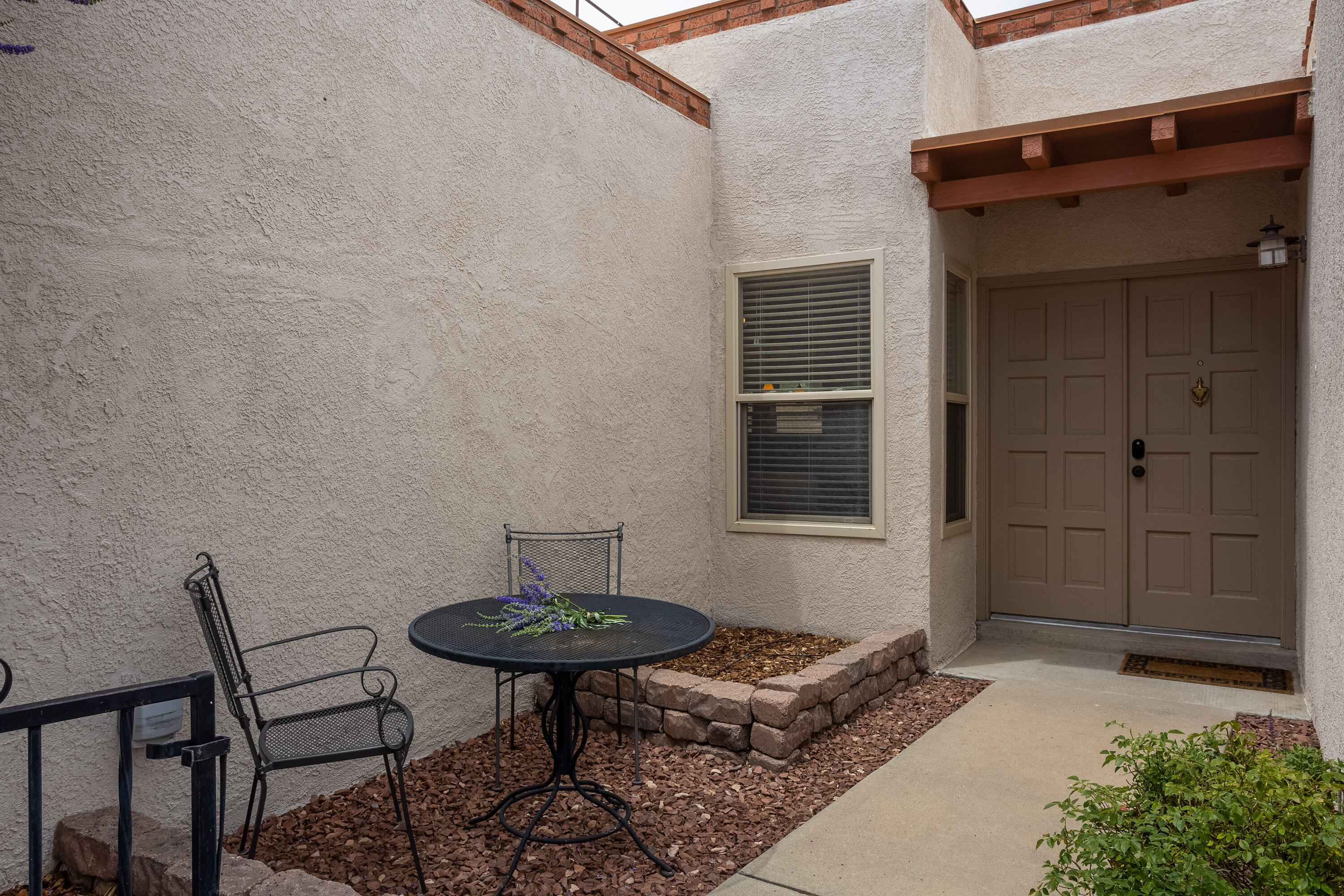 6913 Old Orchard Lane NE