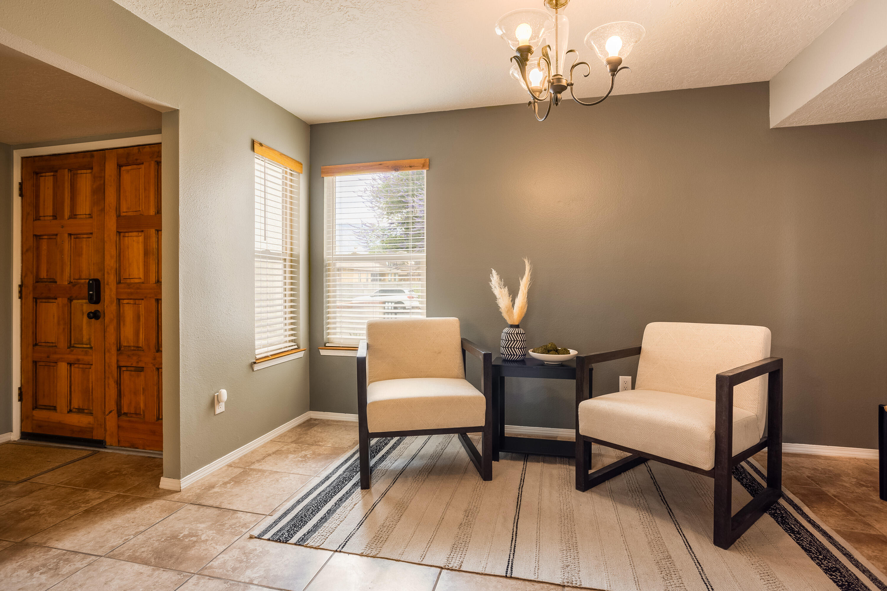 6913 Old Orchard Lane NE