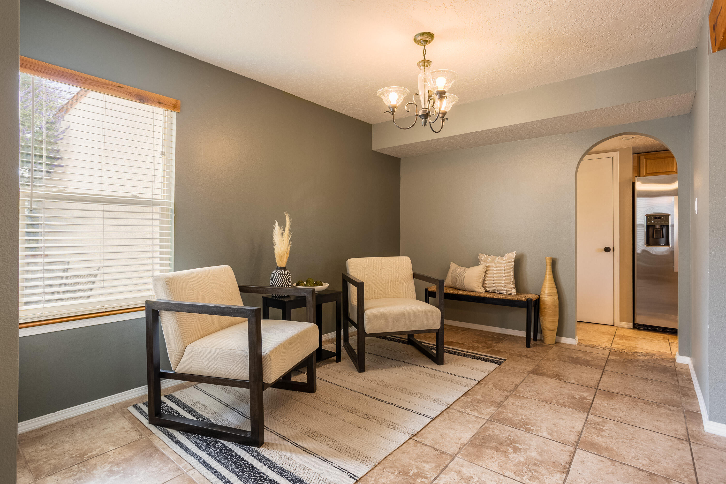 6913 Old Orchard Lane NE