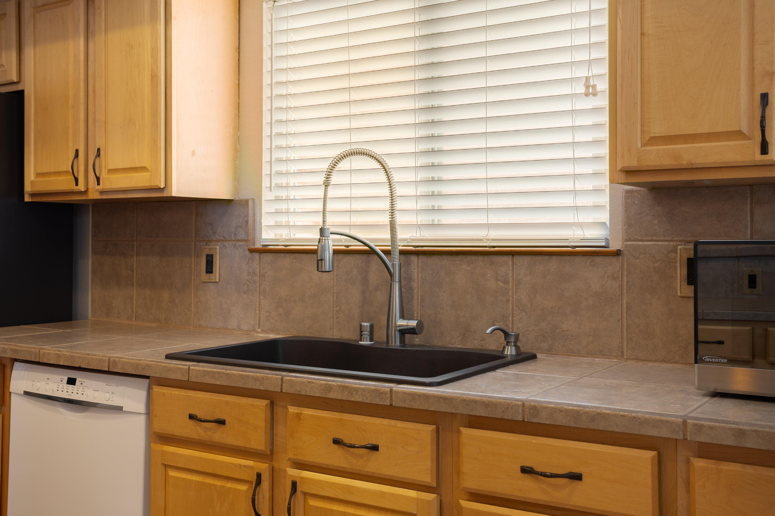 6913 Old Orchard Lane NE