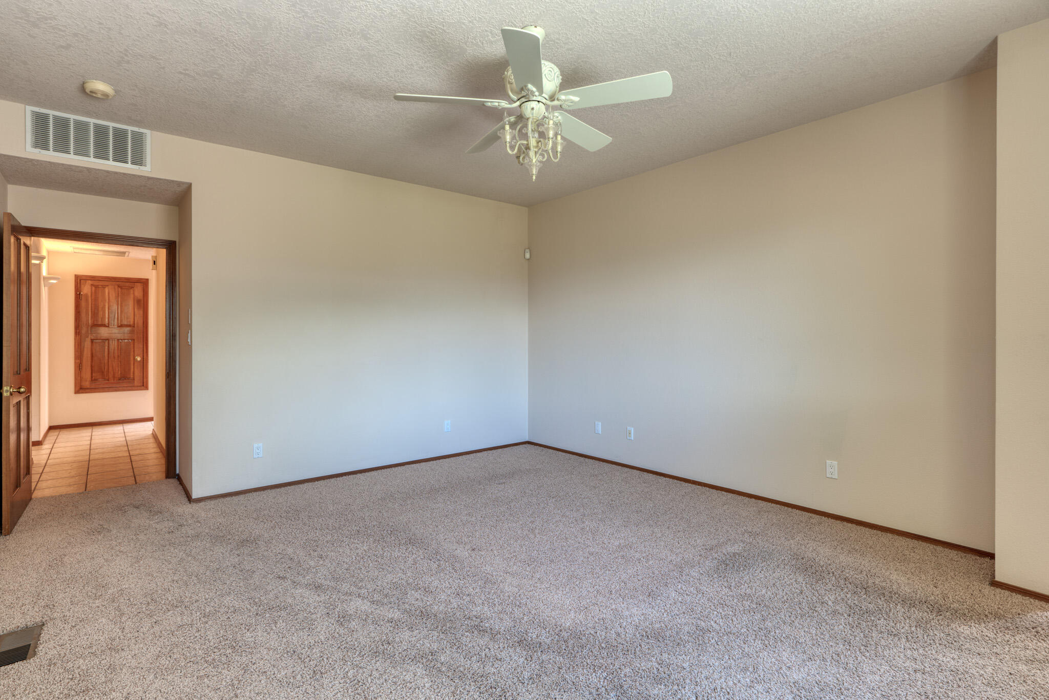 9612 Noche Vista Drive NW