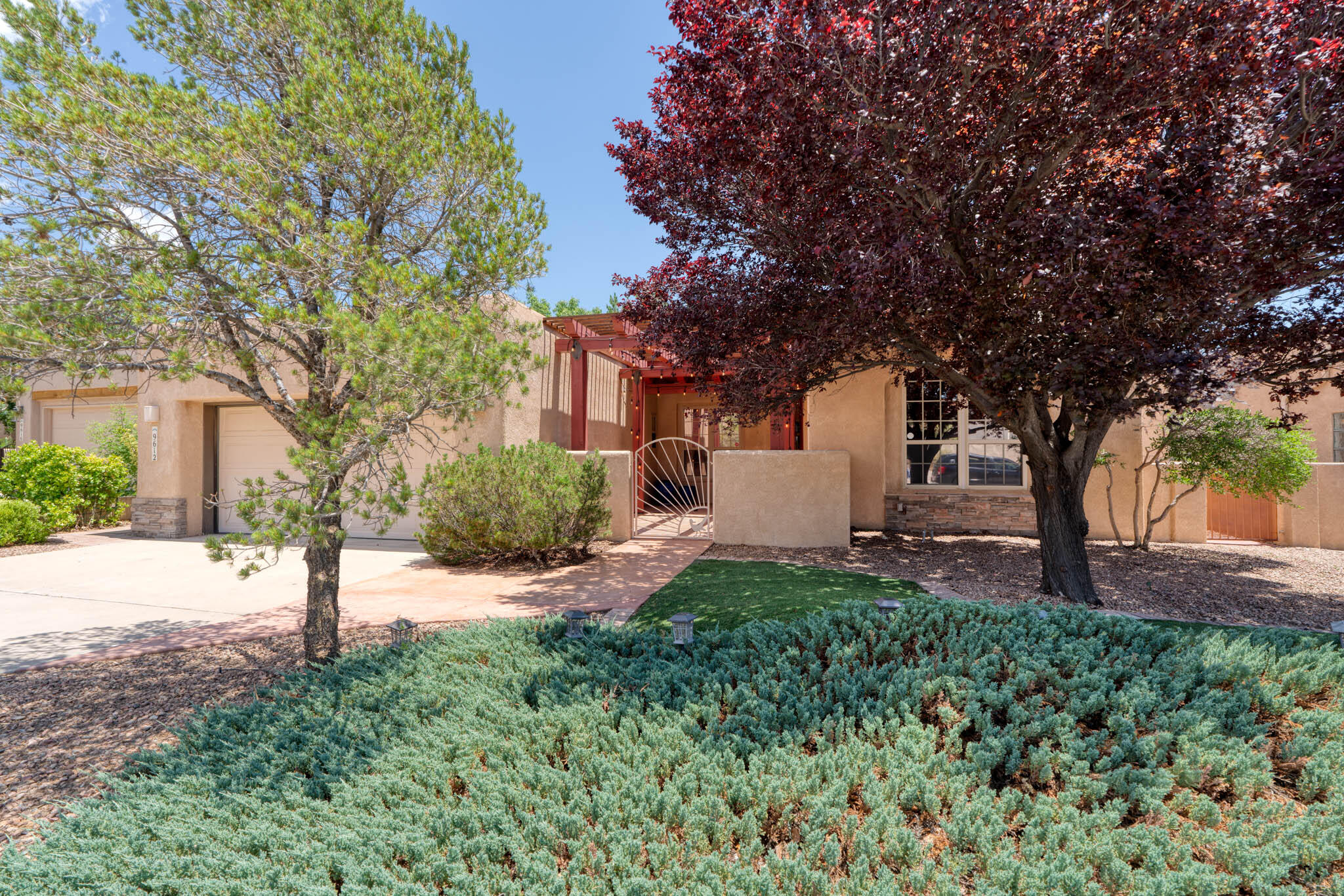 9612 Noche Vista Drive NW