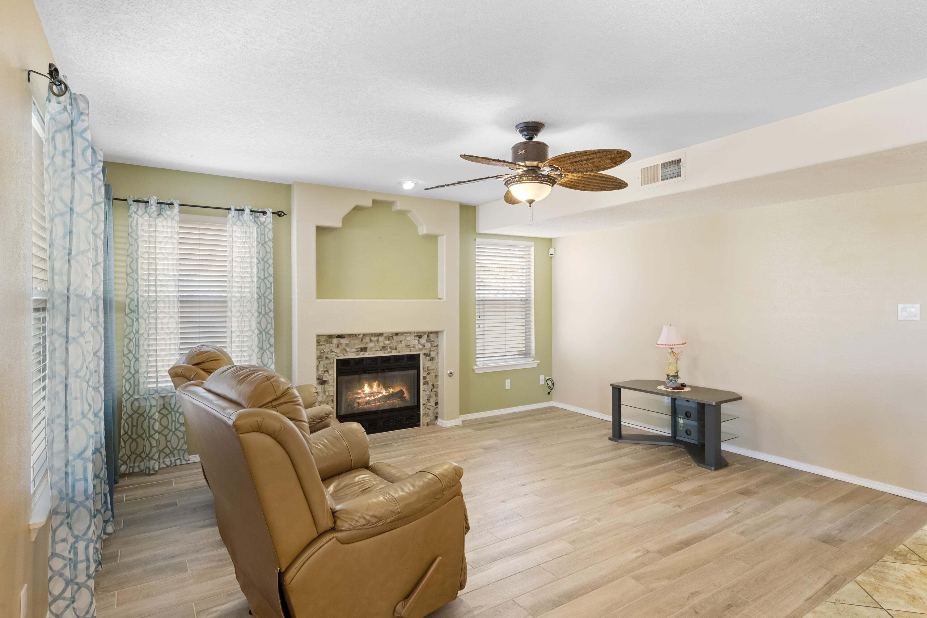 1143 Tony Sanchez Drive SE