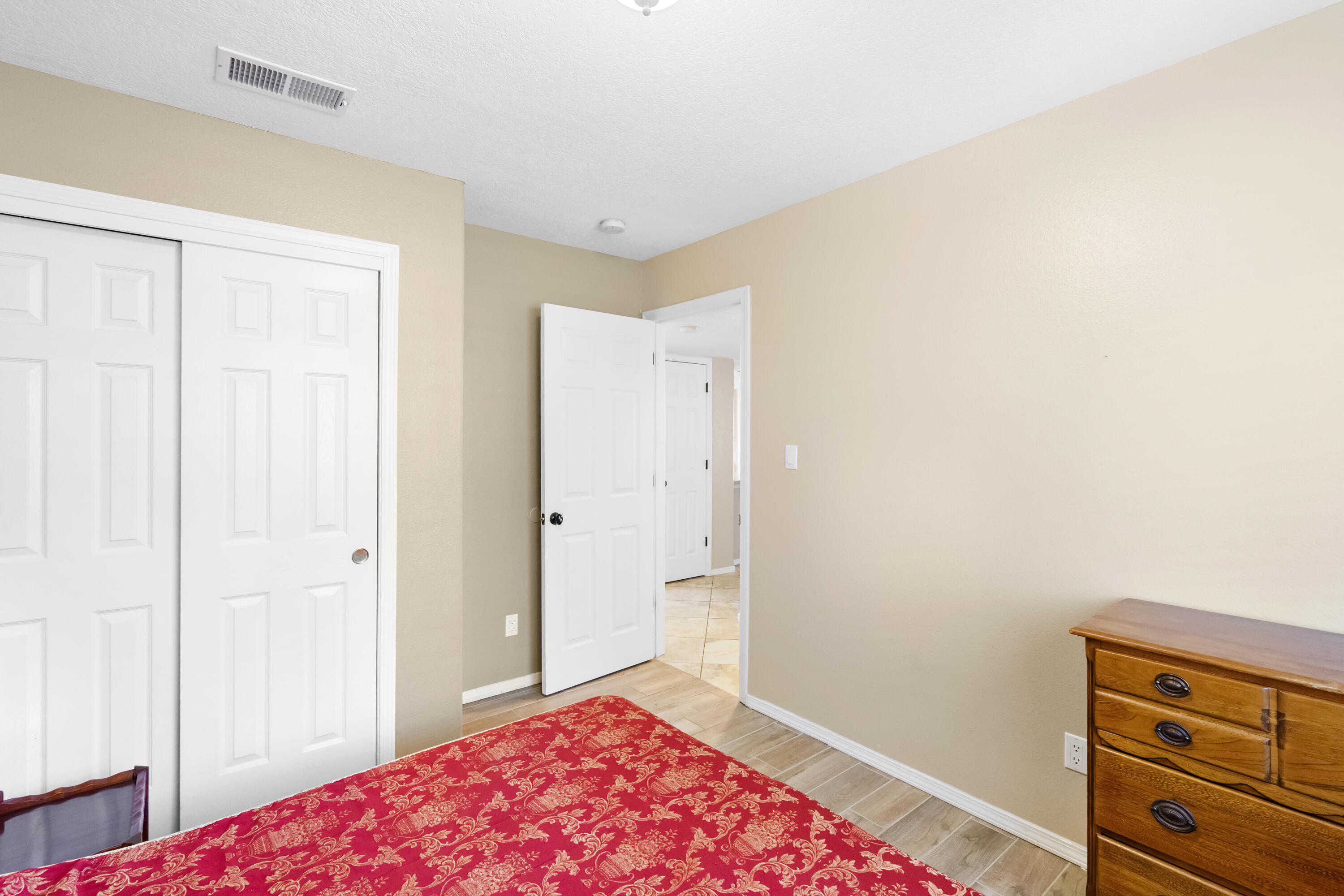 1143 Tony Sanchez Drive SE