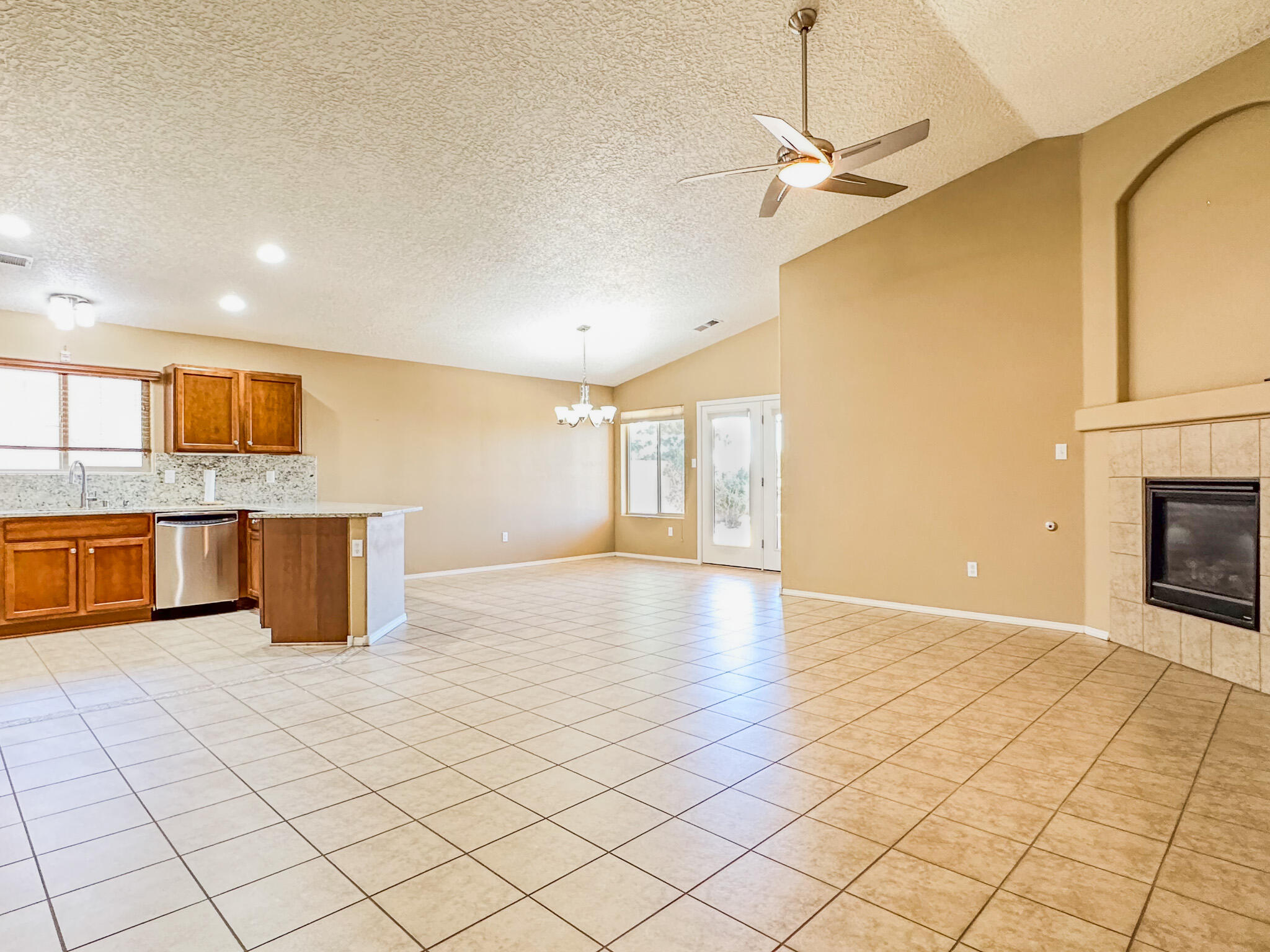 7004 Vista Del Sol Drive NW