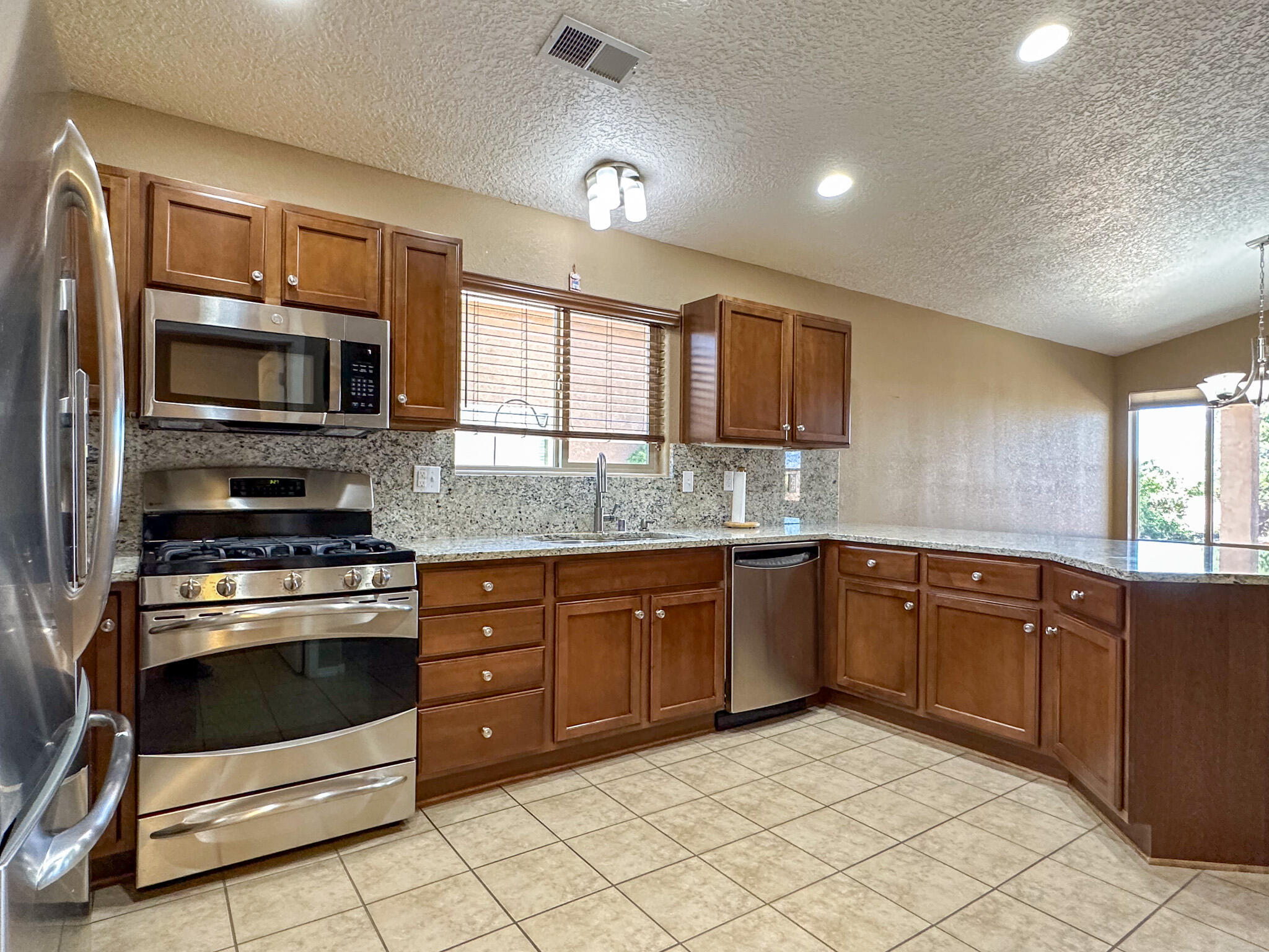 7004 Vista Del Sol Drive NW