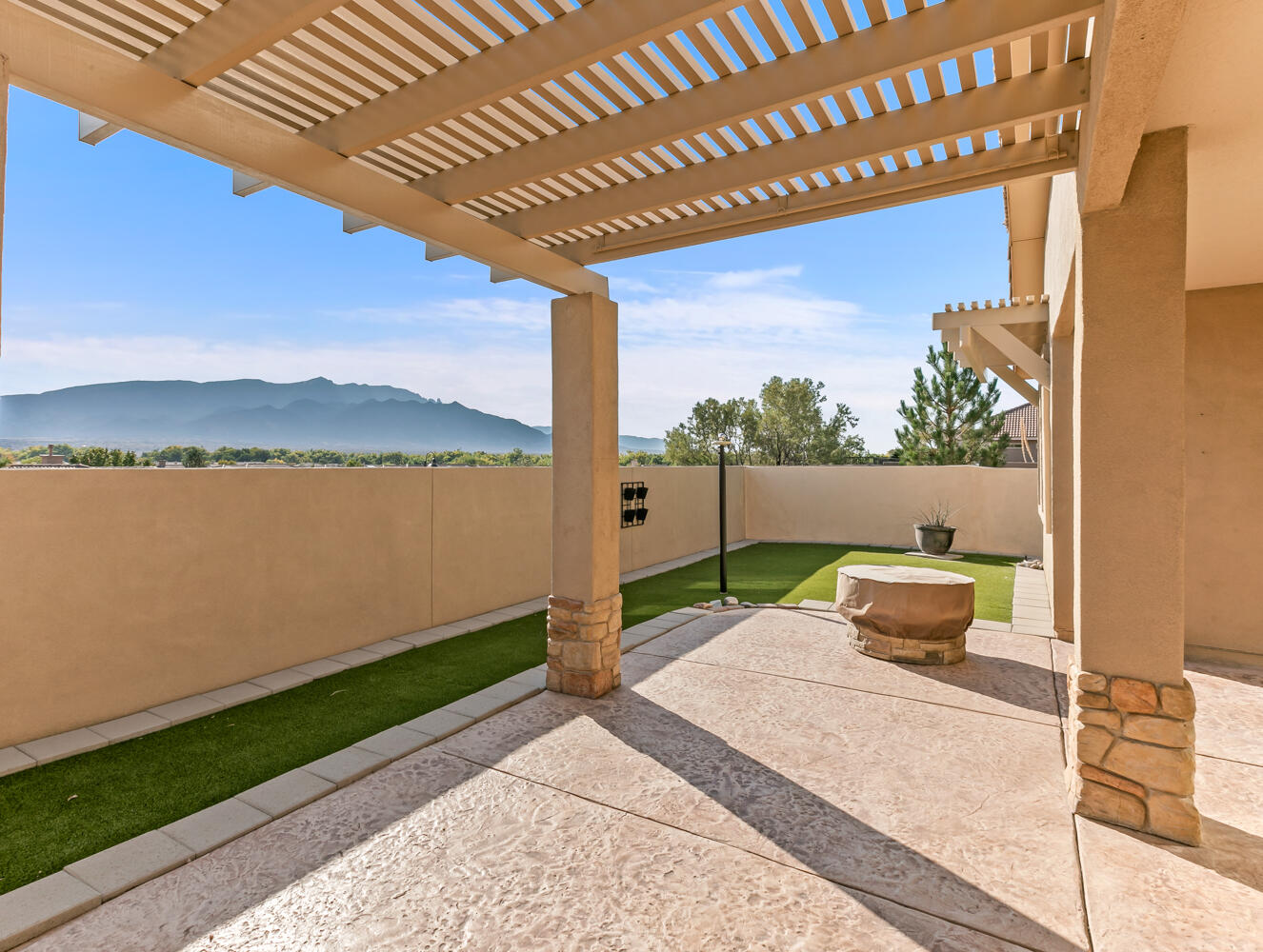 944 Desert Willow Court