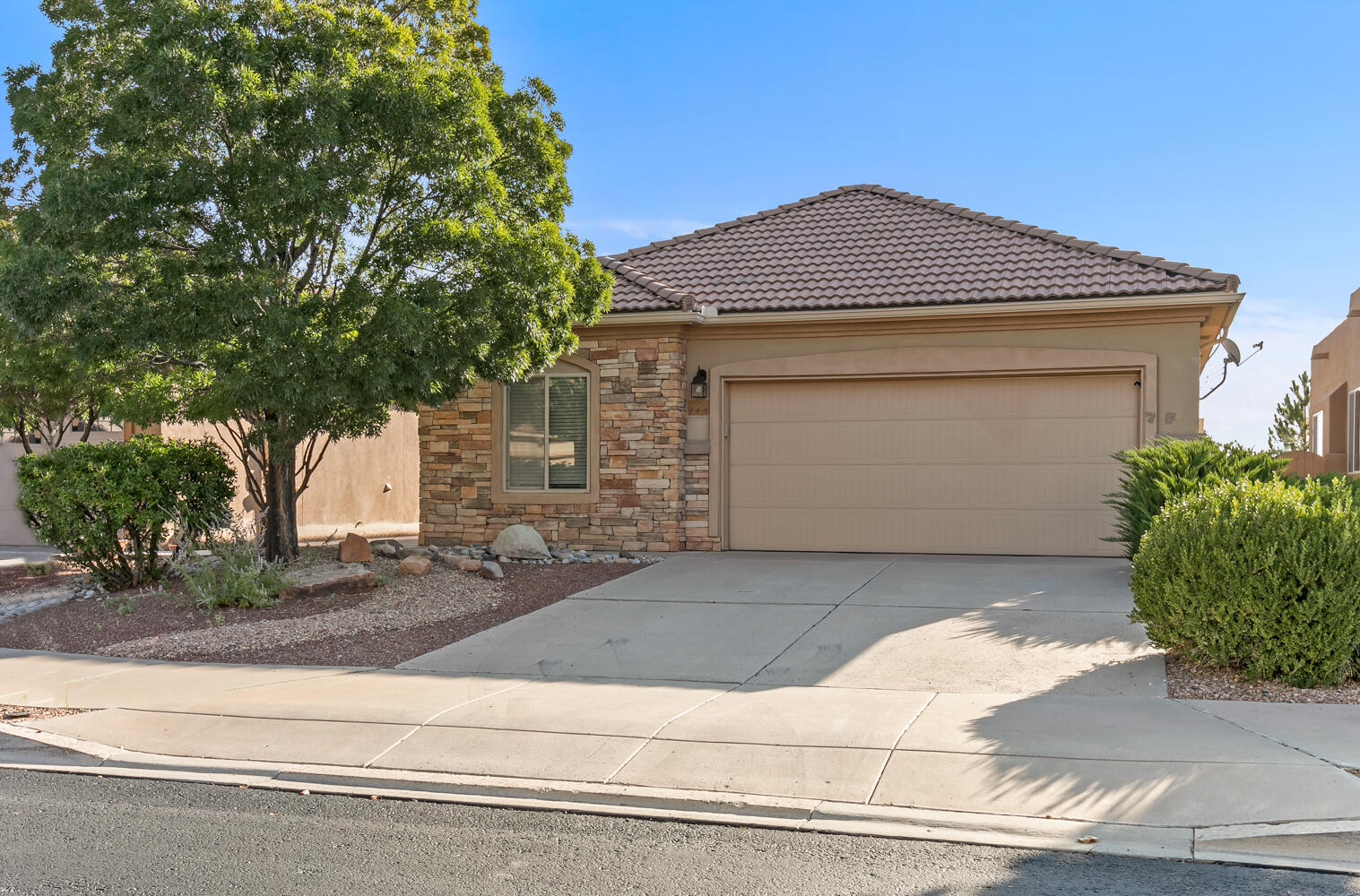 944 Desert Willow Court