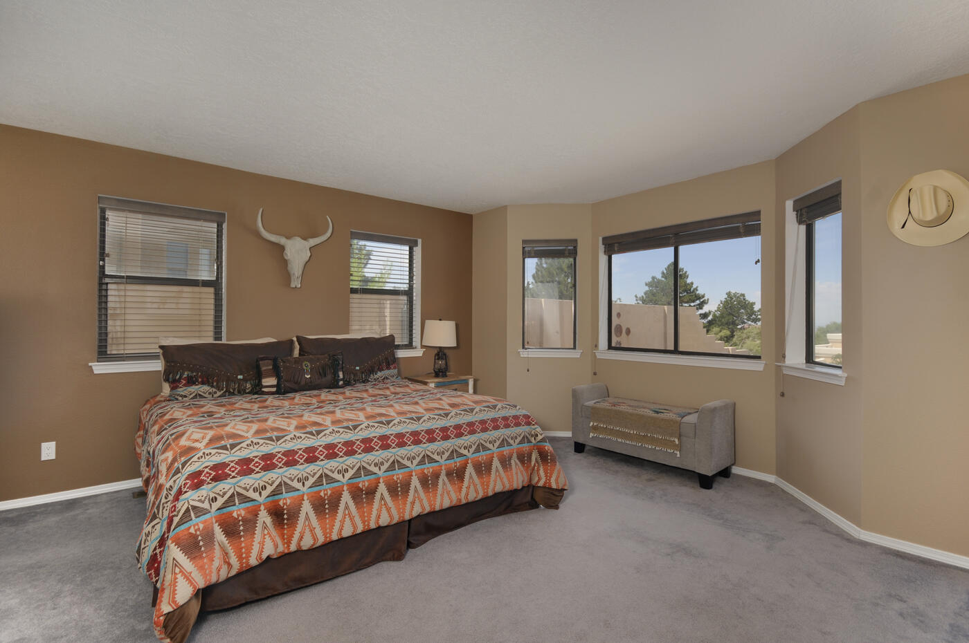 1609 Camino De La Sierra NE