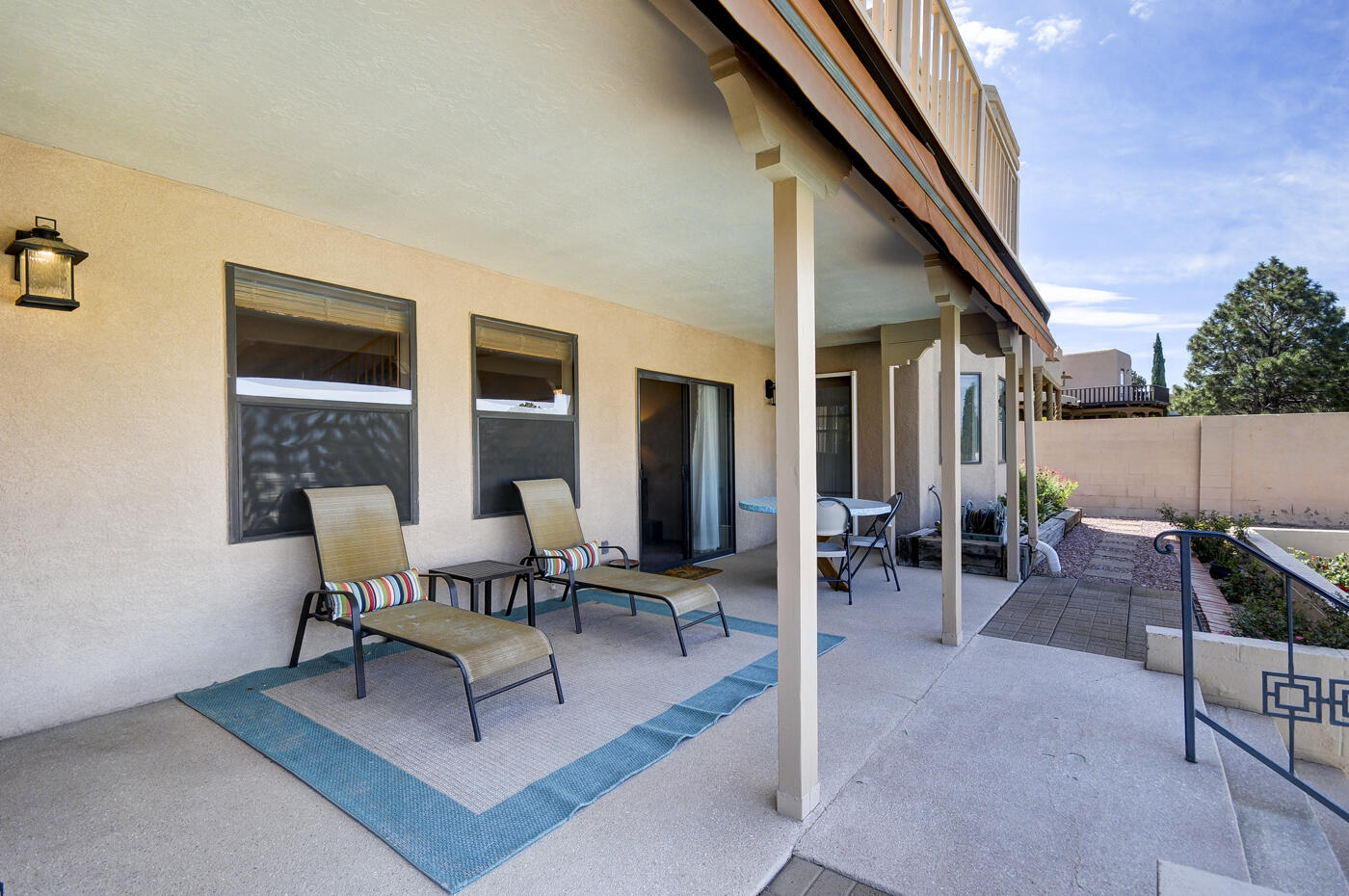 1609 Camino De La Sierra NE