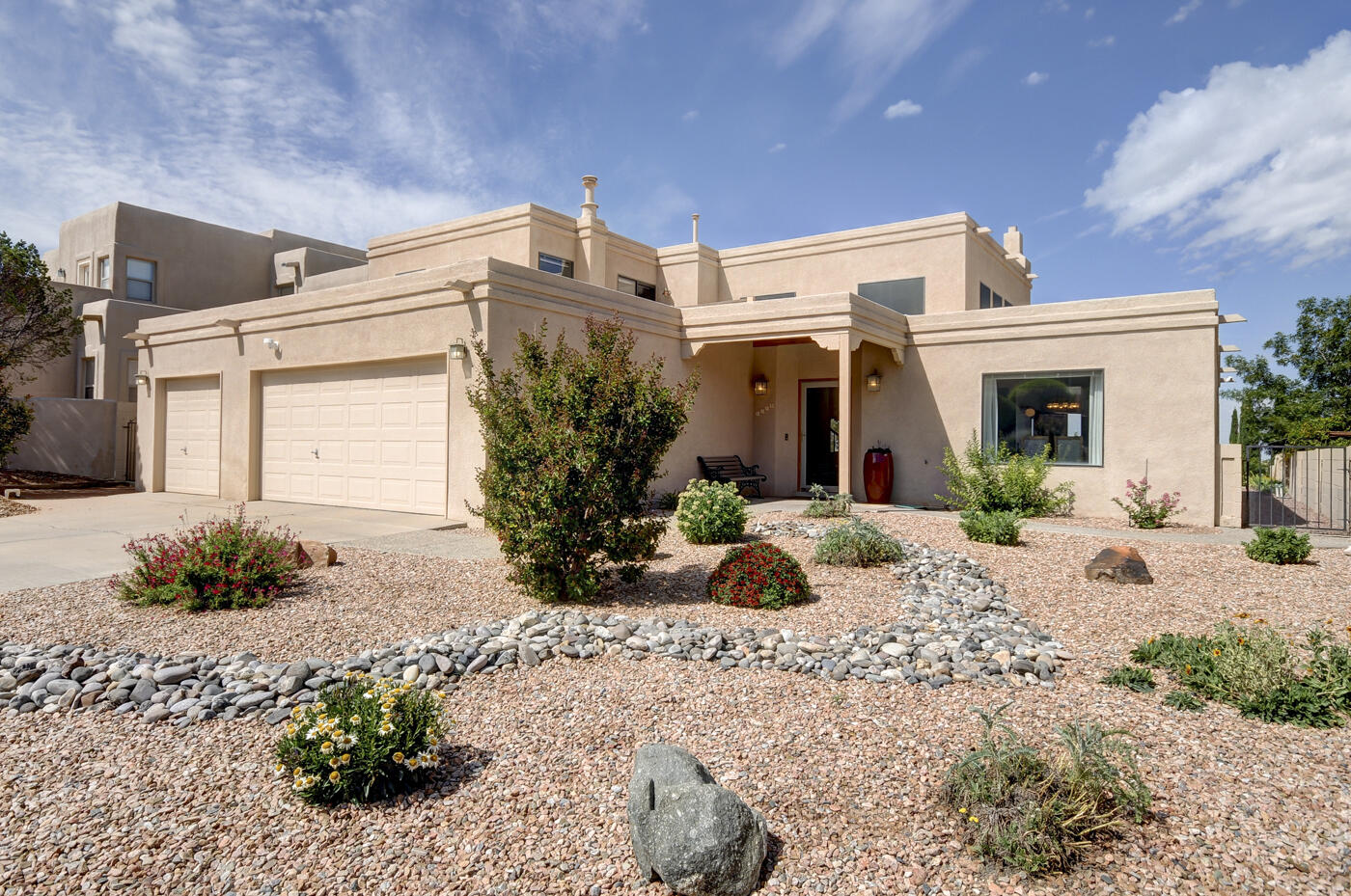 1609 Camino De La Sierra NE