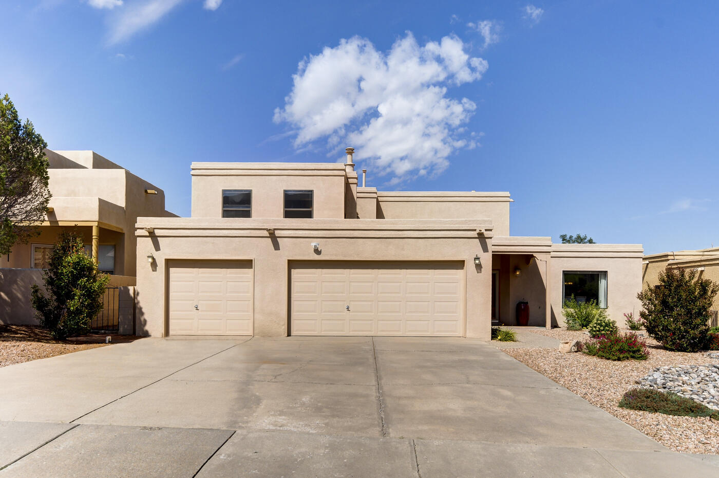 1609 Camino De La Sierra NE