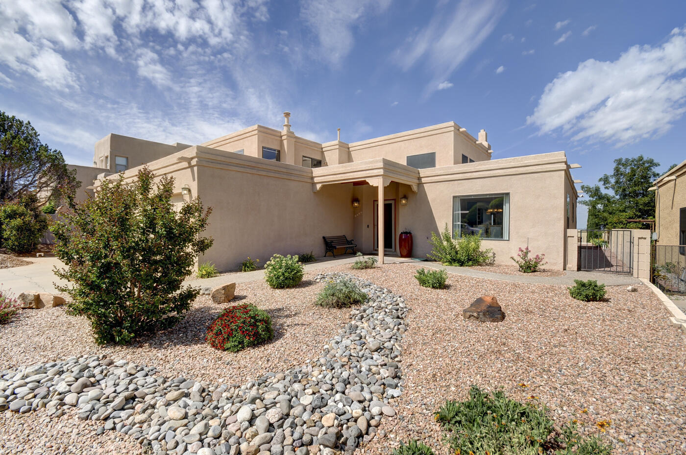1609 Camino De La Sierra NE