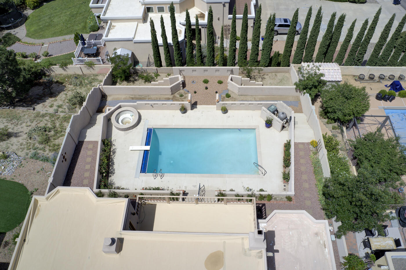 1609 Camino De La Sierra NE
