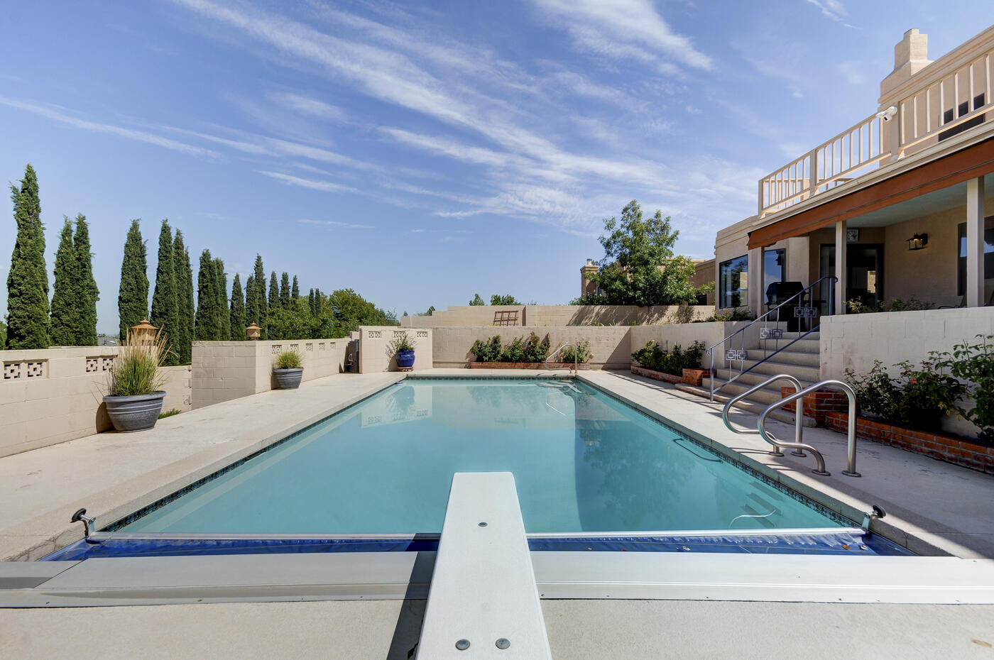 1609 Camino De La Sierra NE