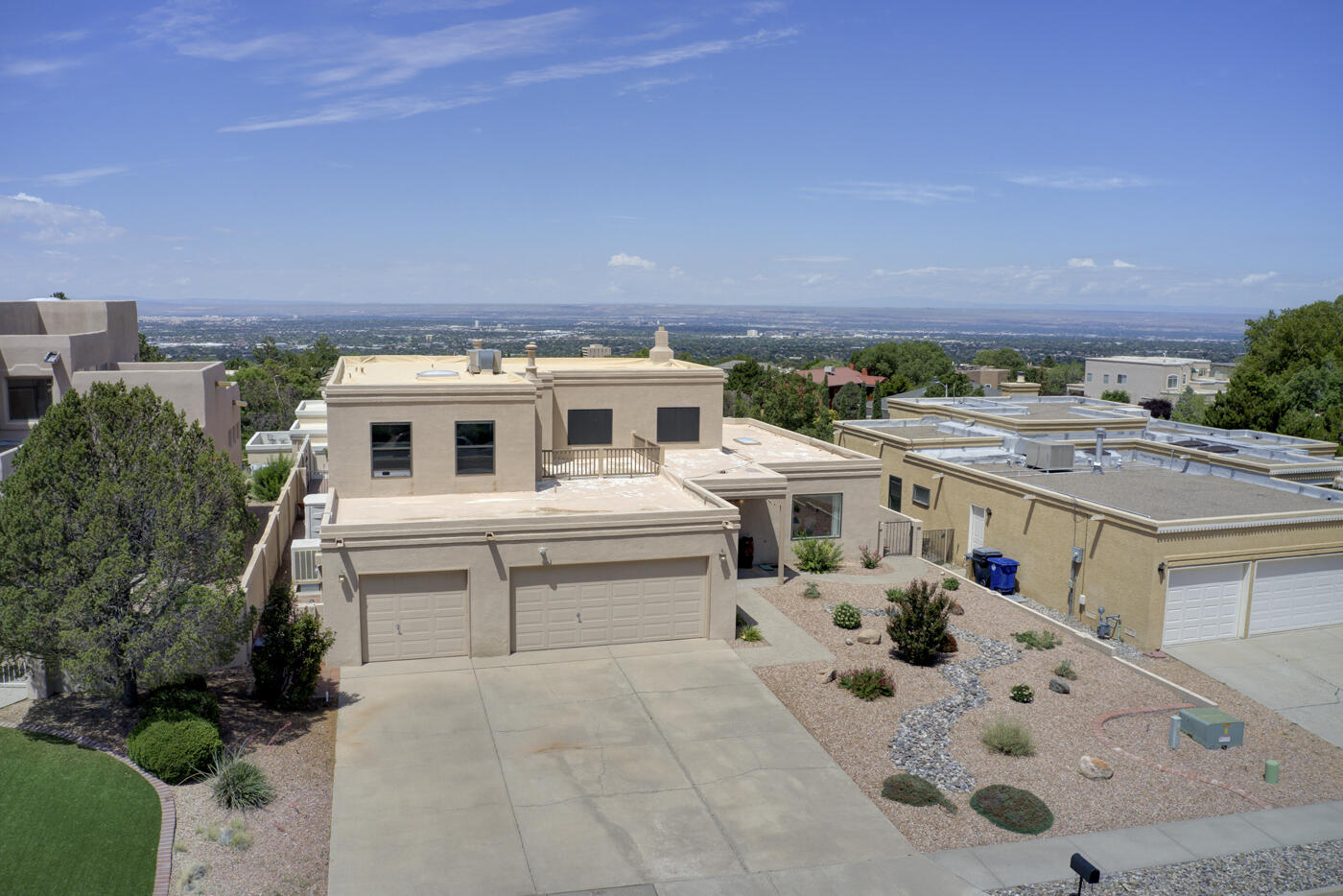 1609 Camino De La Sierra NE