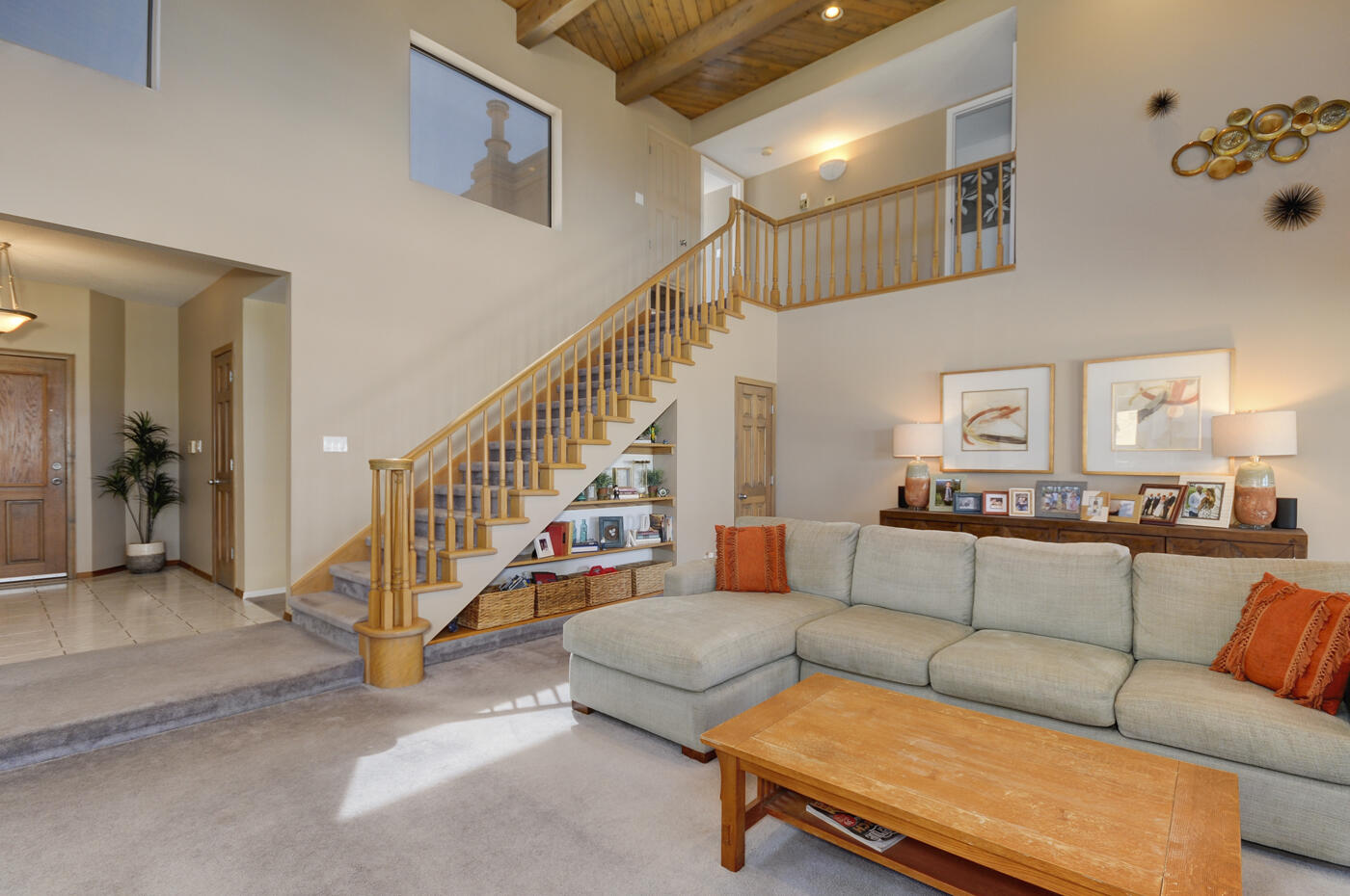 1609 Camino De La Sierra NE