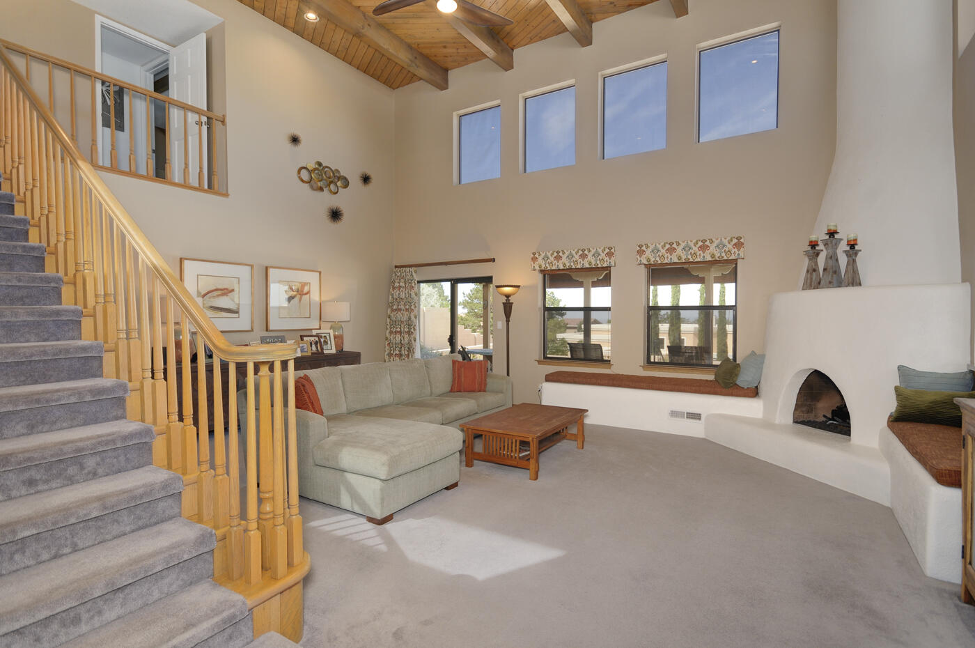 1609 Camino De La Sierra NE