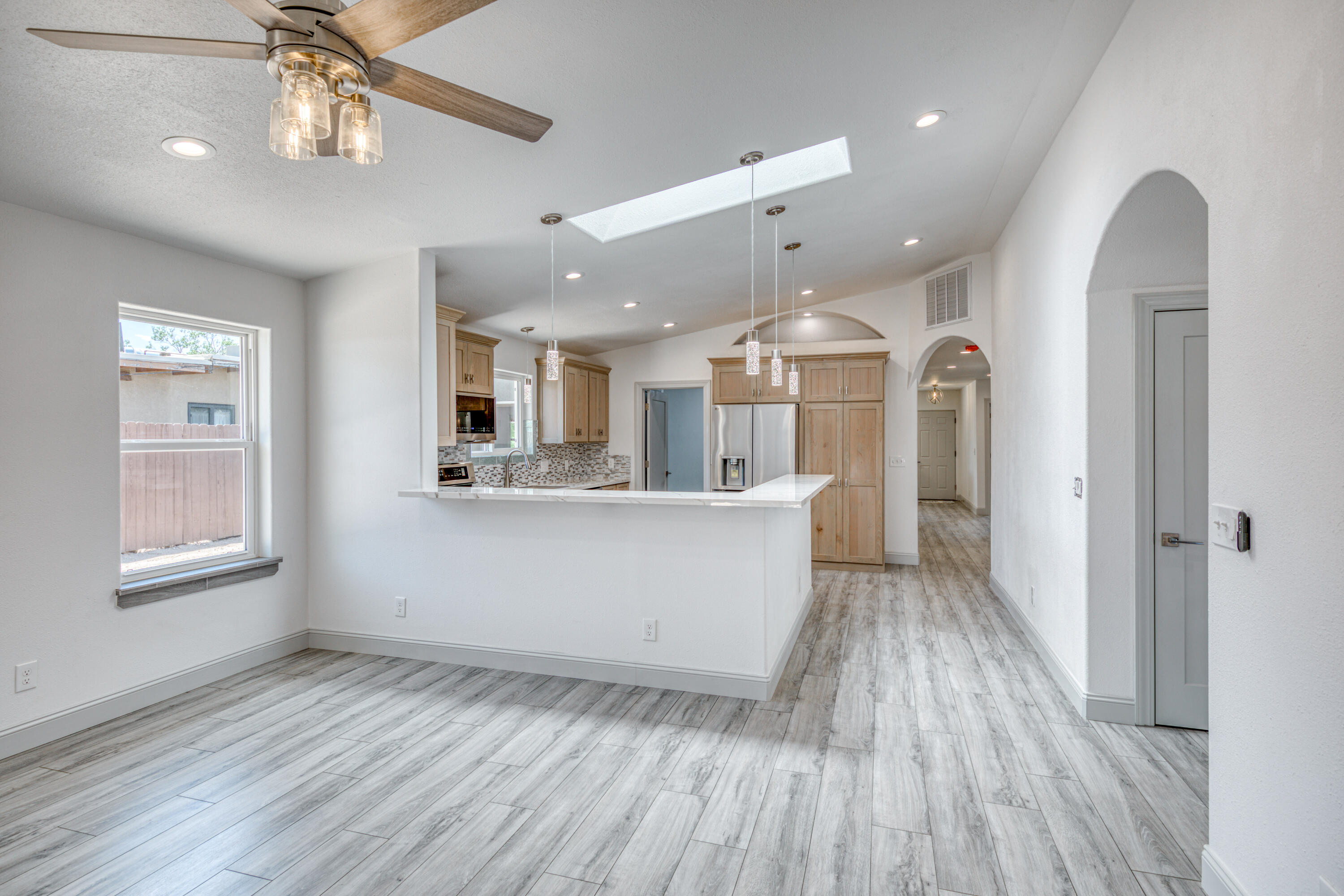 1718 Aliso Drive NE