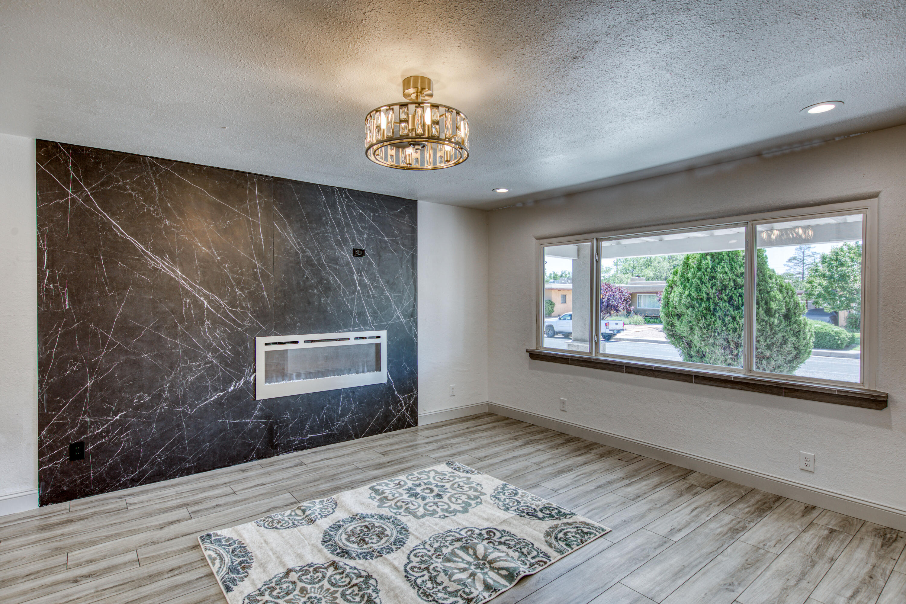 1718 Aliso Drive NE