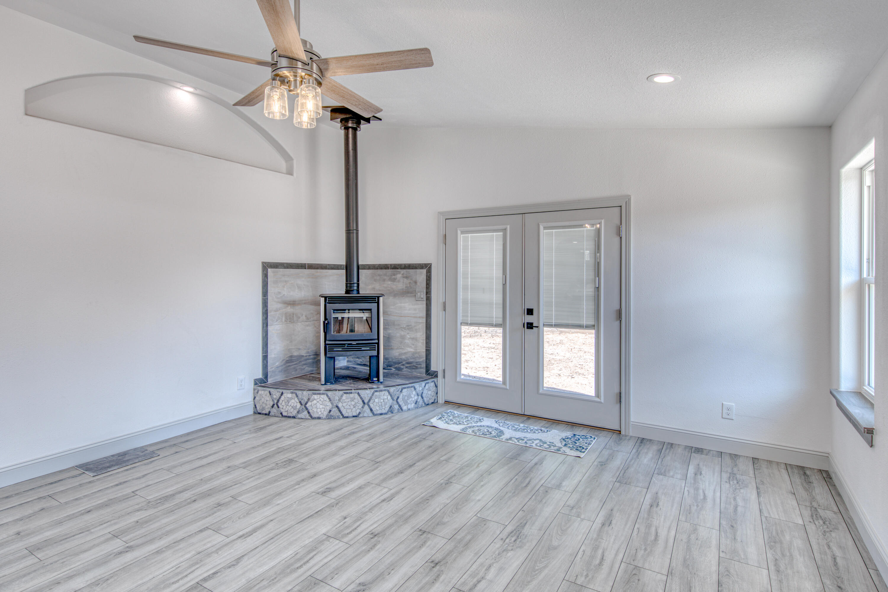 1718 Aliso Drive NE