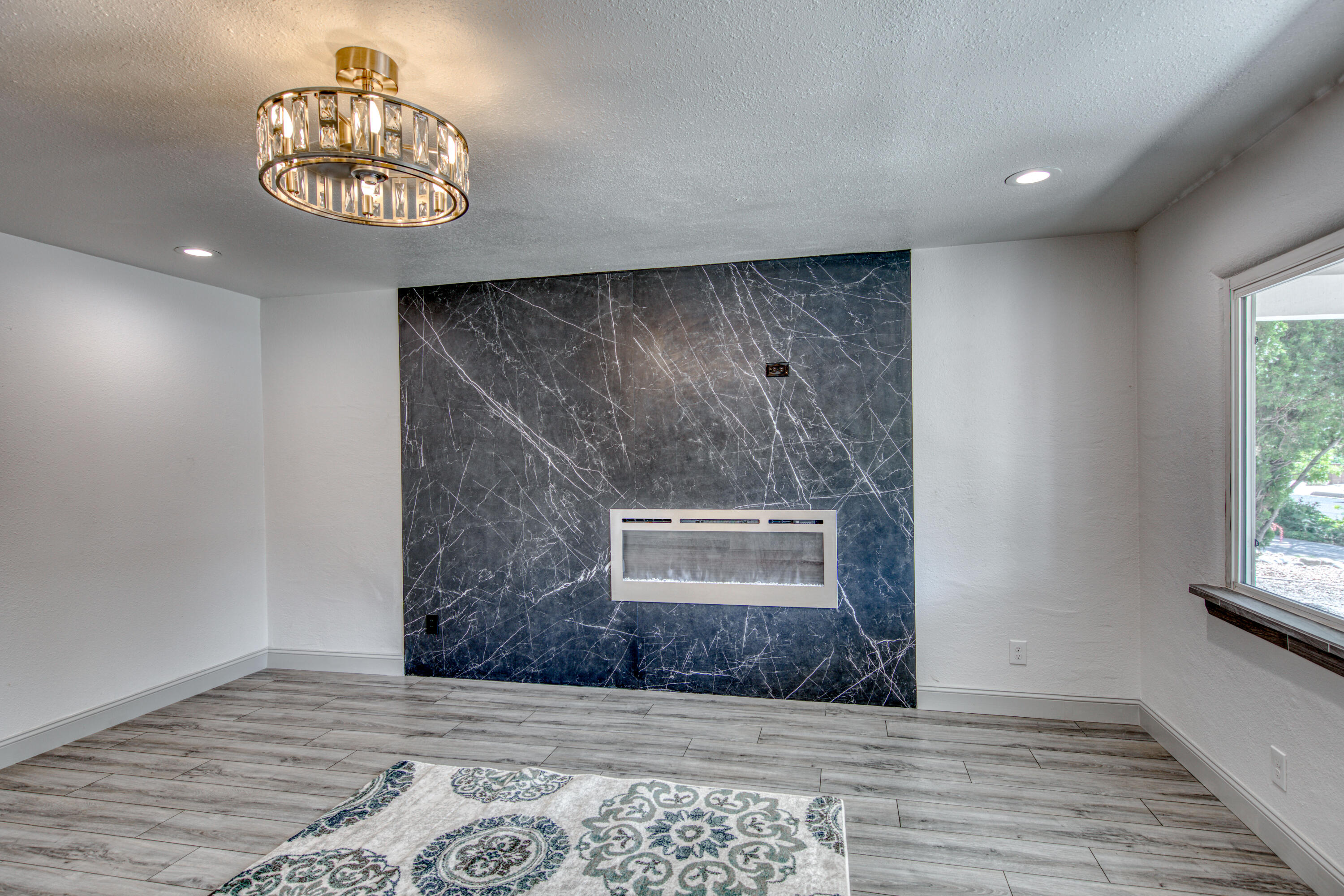 1718 Aliso Drive NE