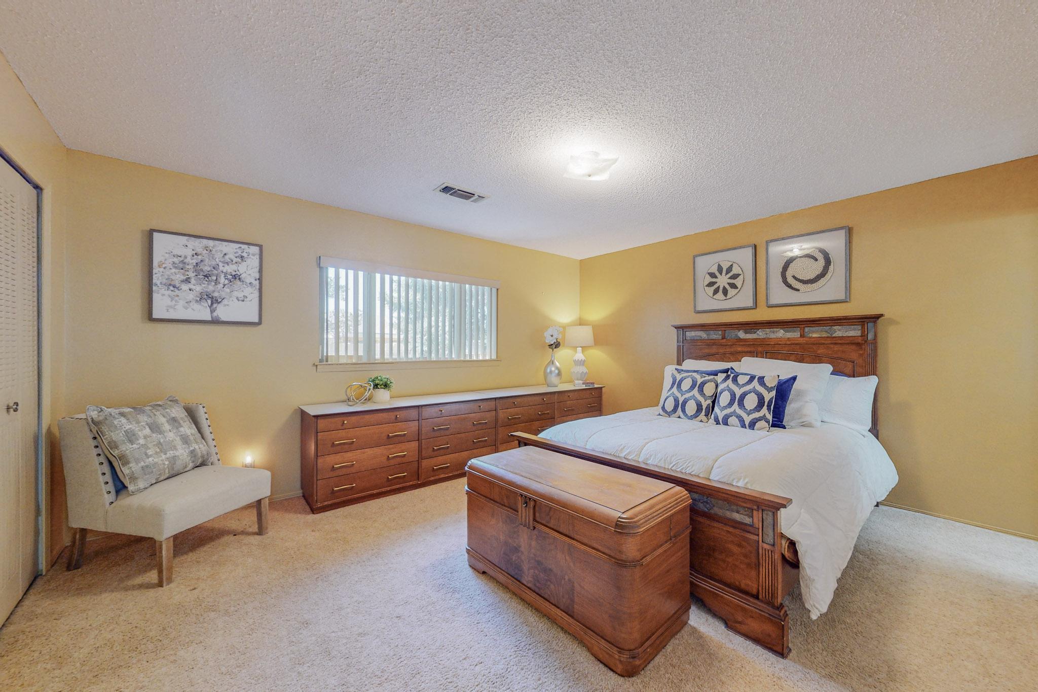 4526 Banff Drive NE