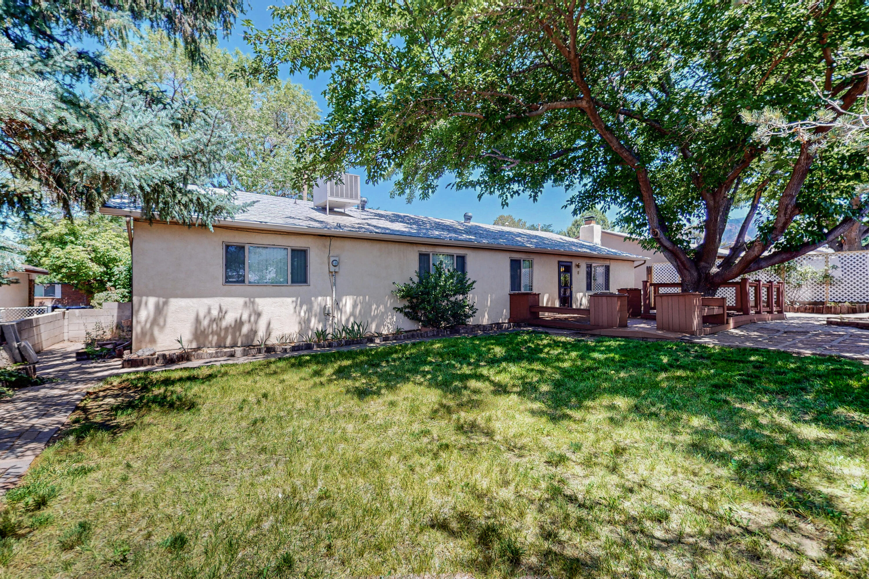 4526 Banff Drive NE