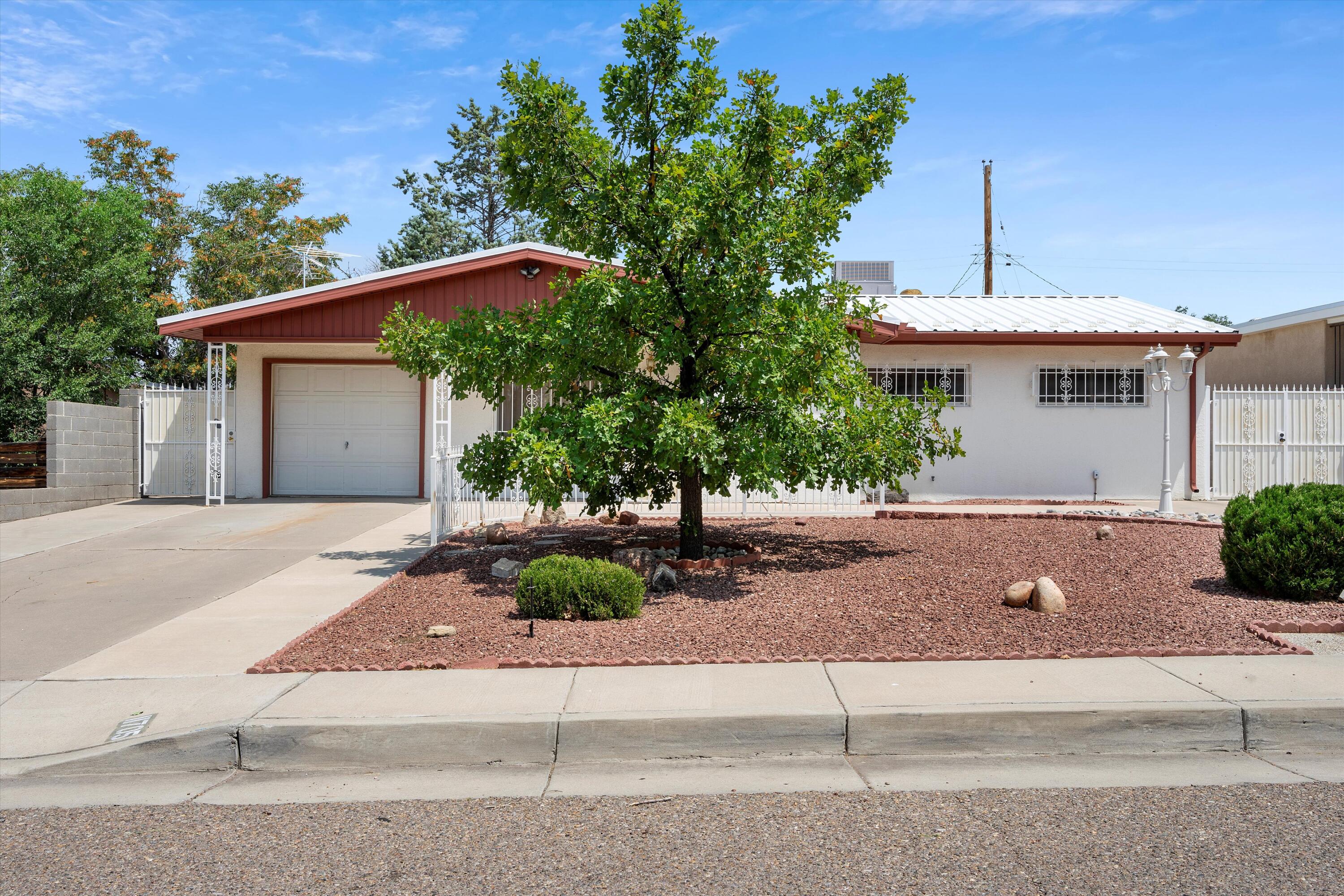 11705 Mountain Road NE