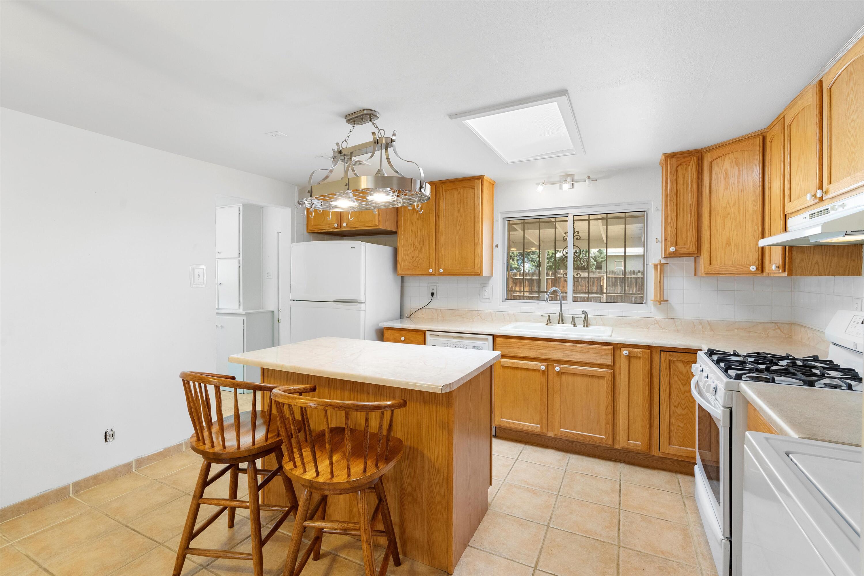 11705 Mountain Road NE