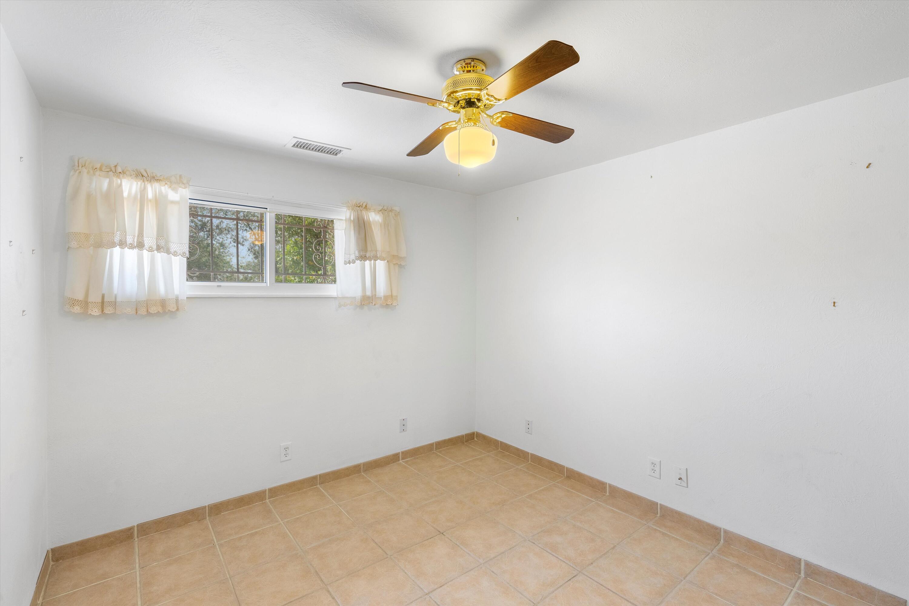 11705 Mountain Road NE