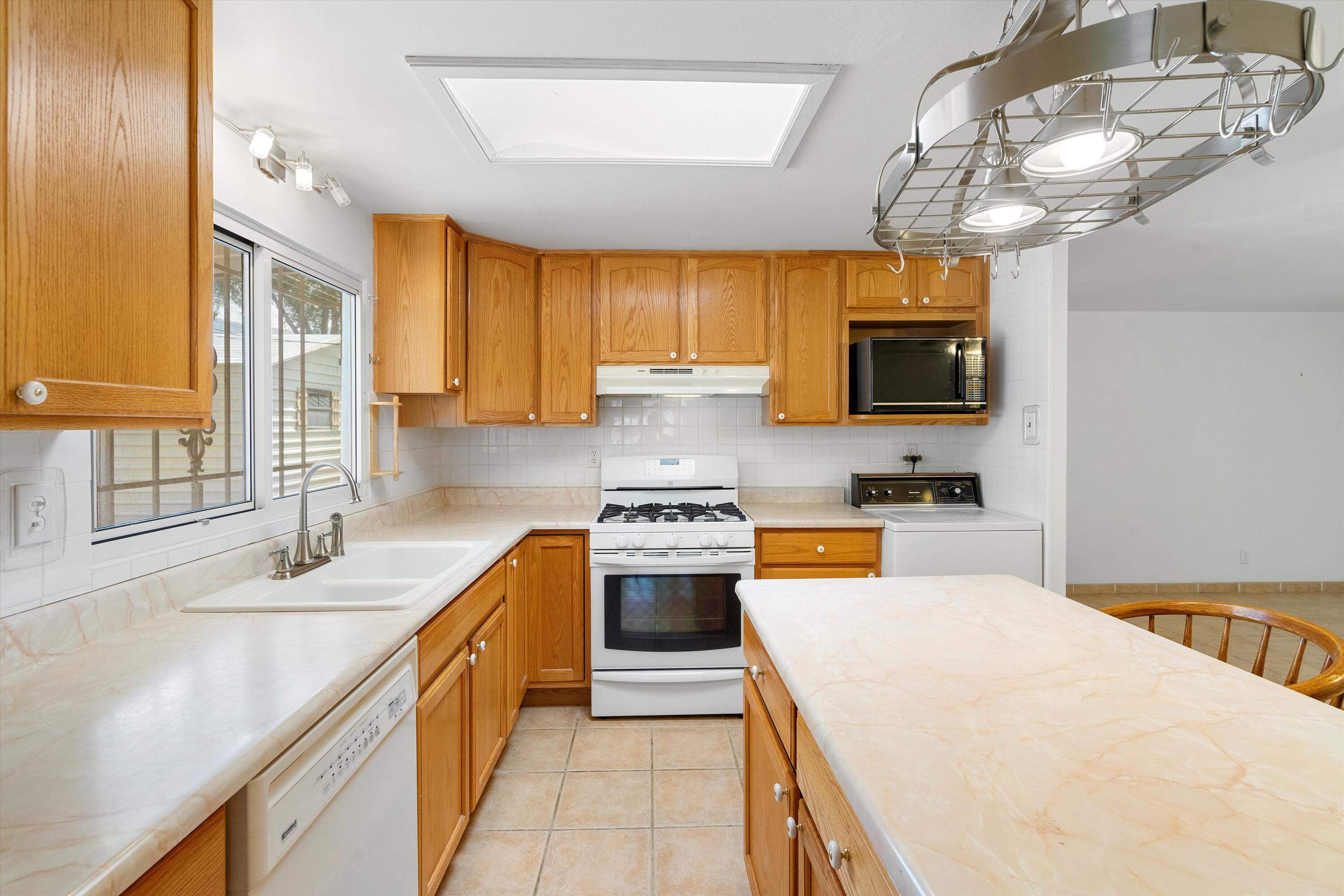 11705 Mountain Road NE