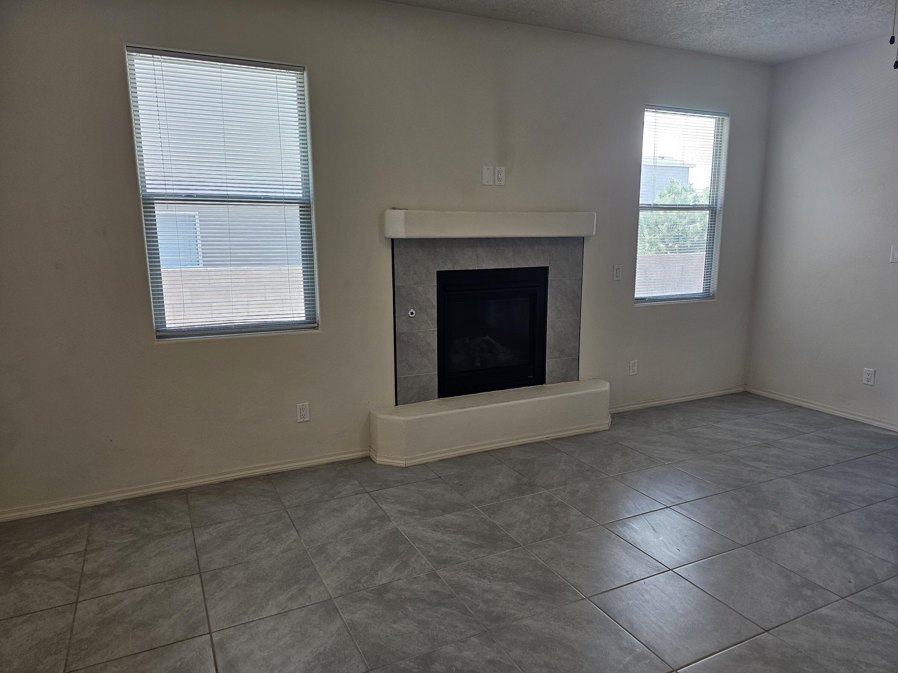 2602 Camino Plata Loop NE