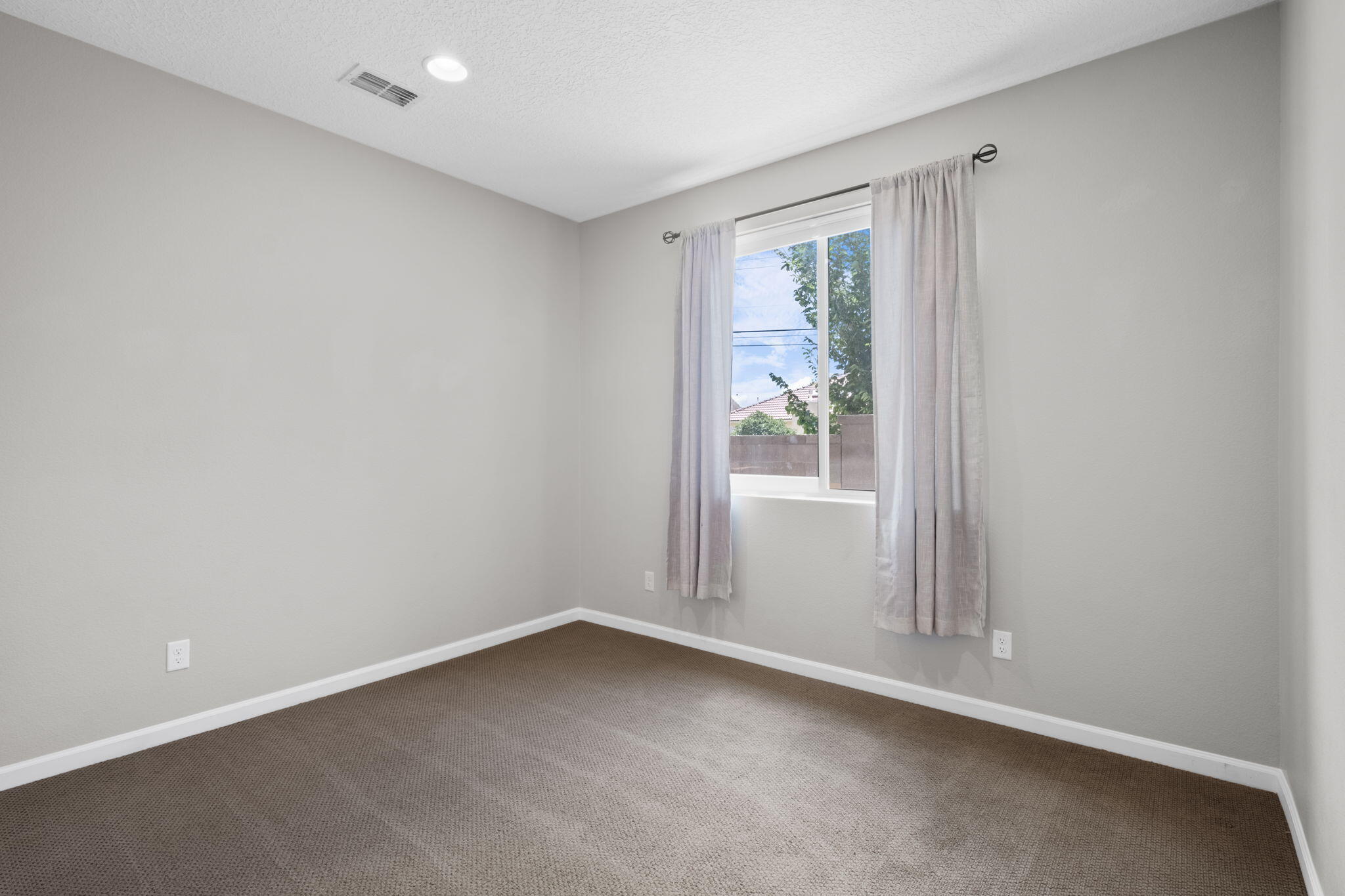 8700 La Pradera Way NE