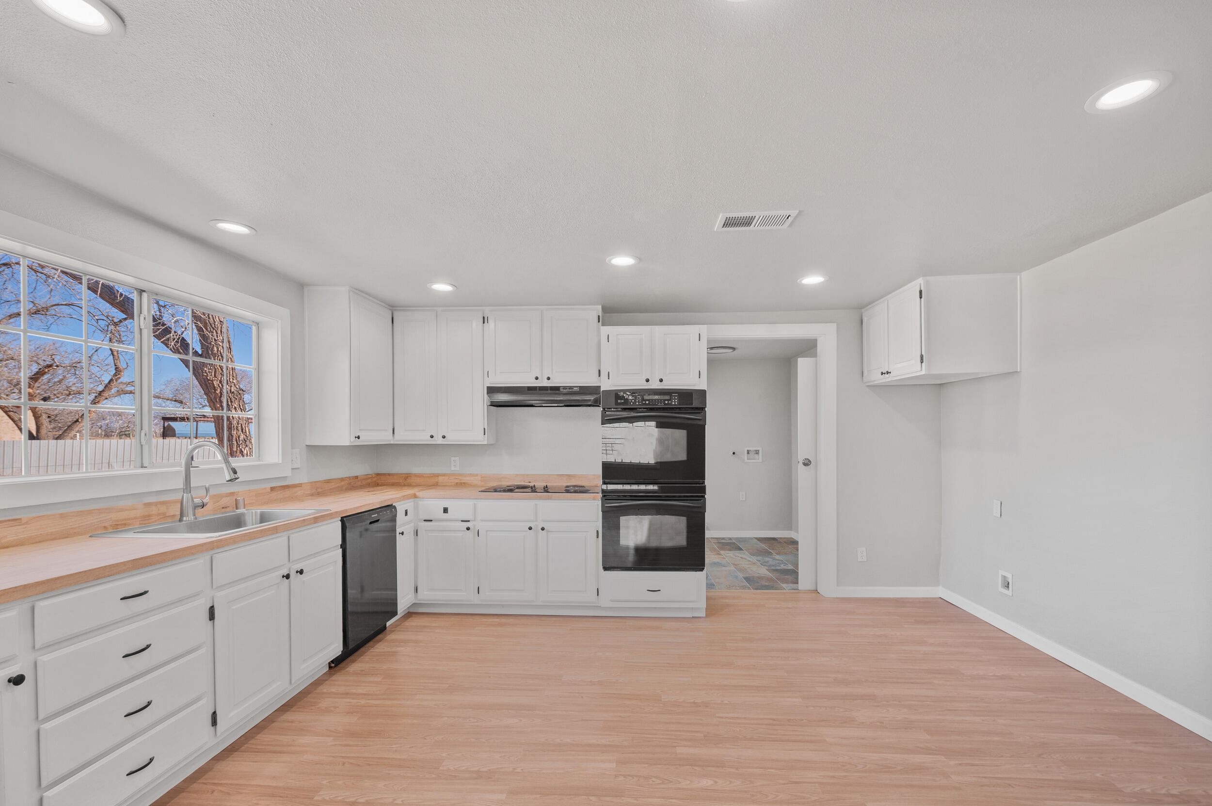 6A JARALES Lane