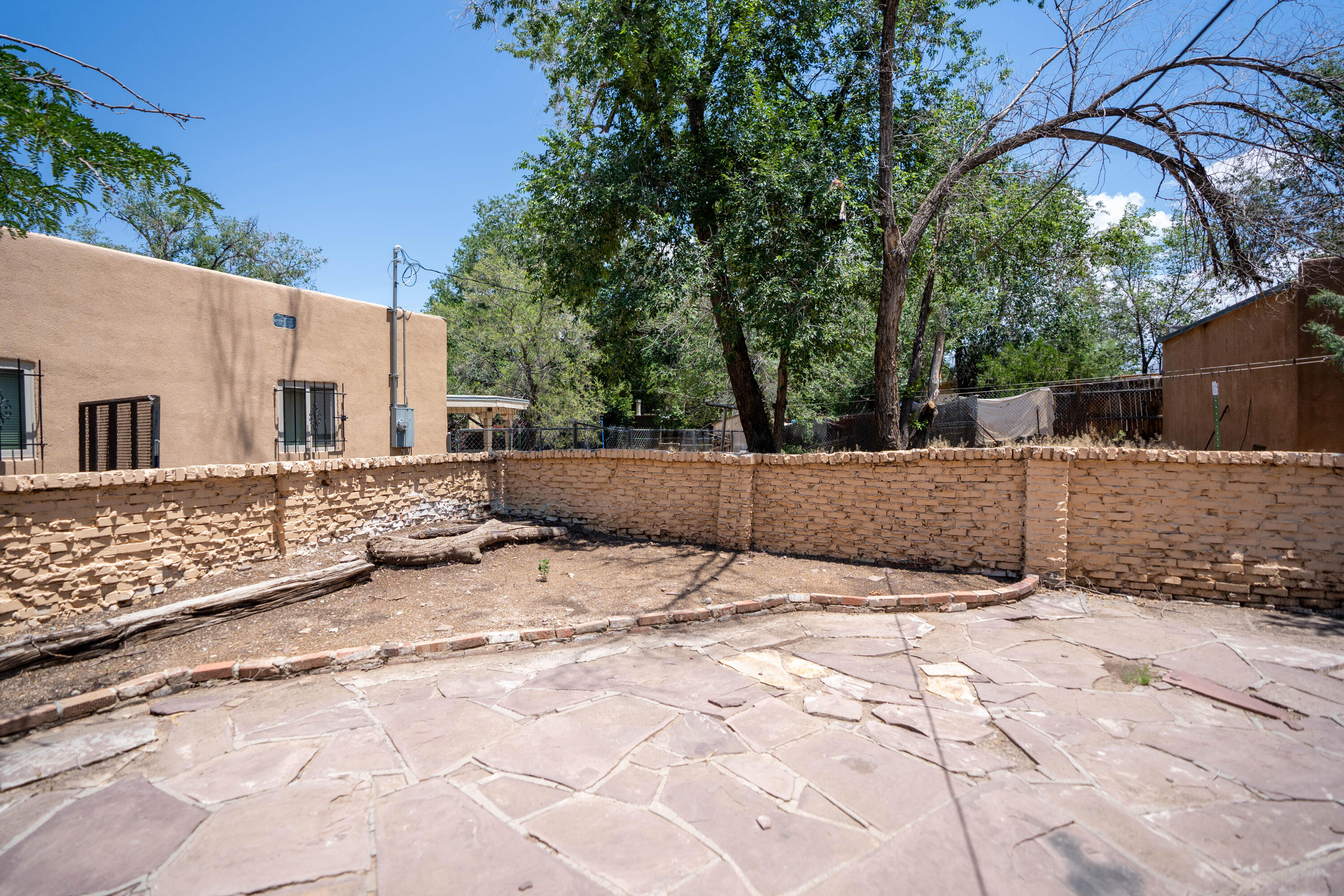 524 Sycamore Street SE