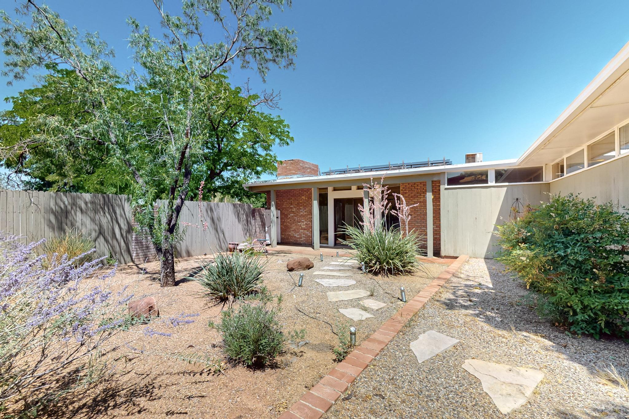 1428 Stanford Drive NE