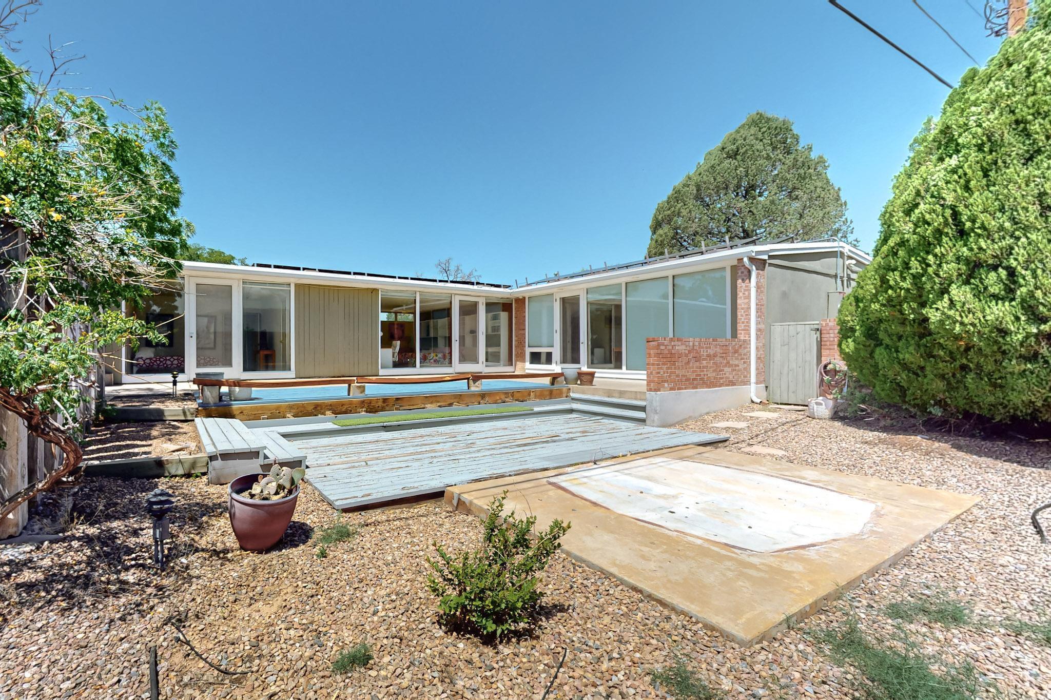 1428 Stanford Drive NE