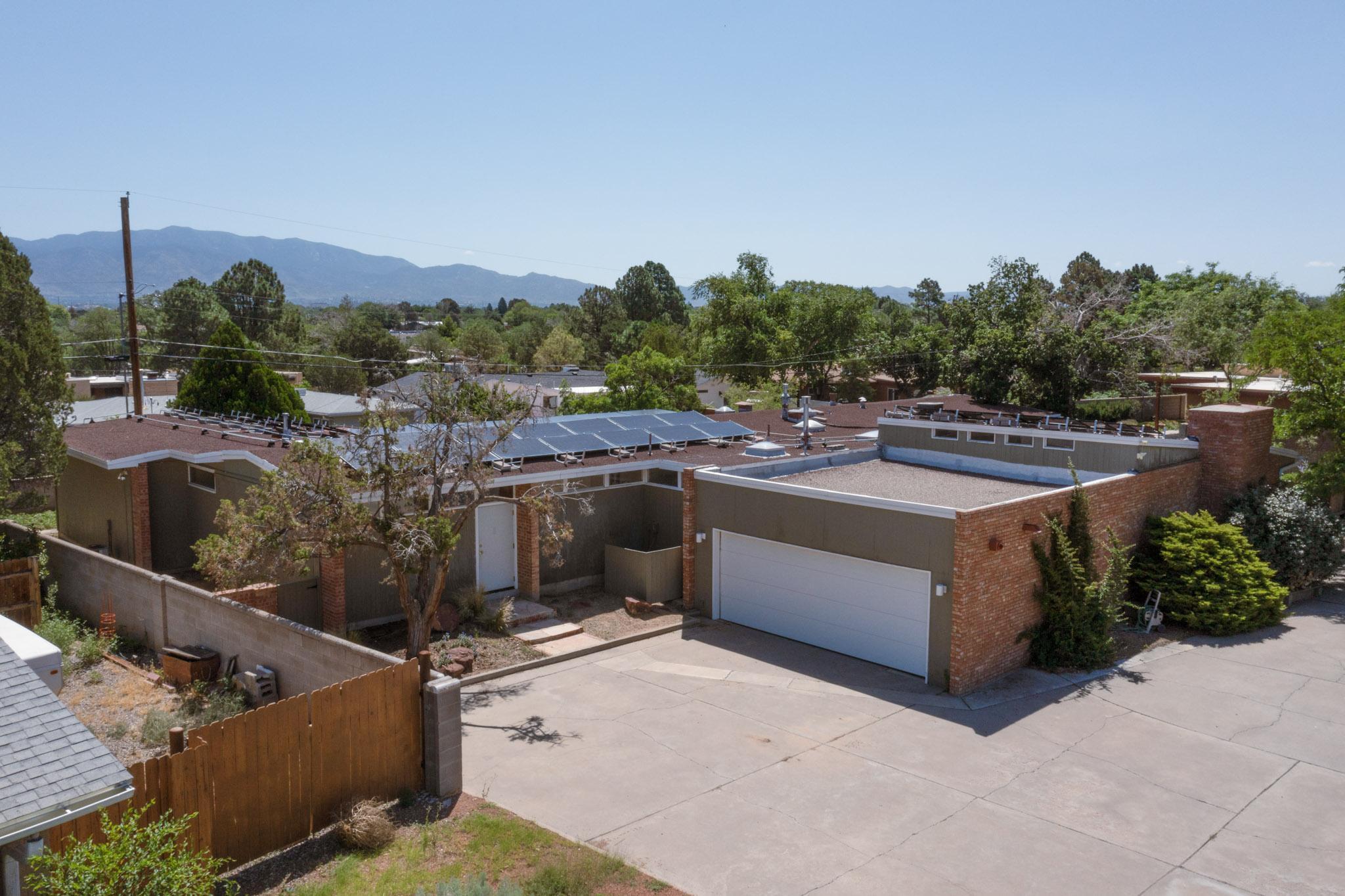1428 Stanford Drive NE