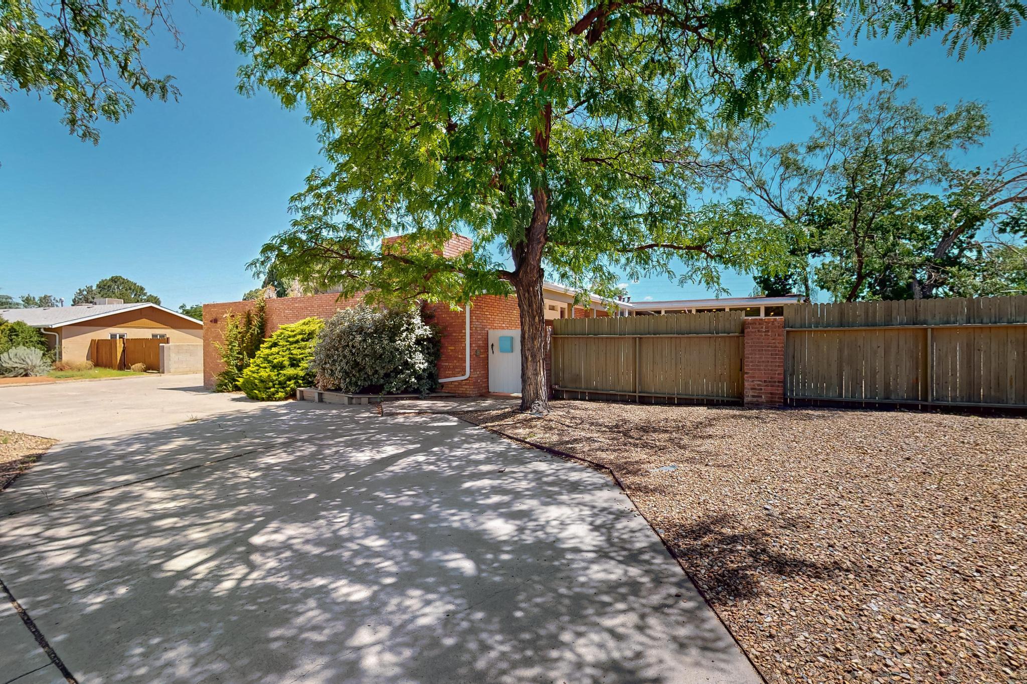 1428 Stanford Drive NE