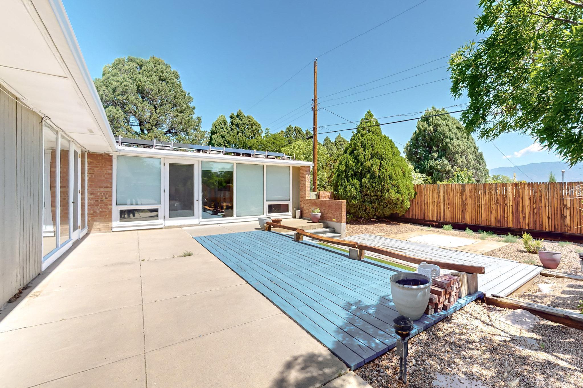 1428 Stanford Drive NE