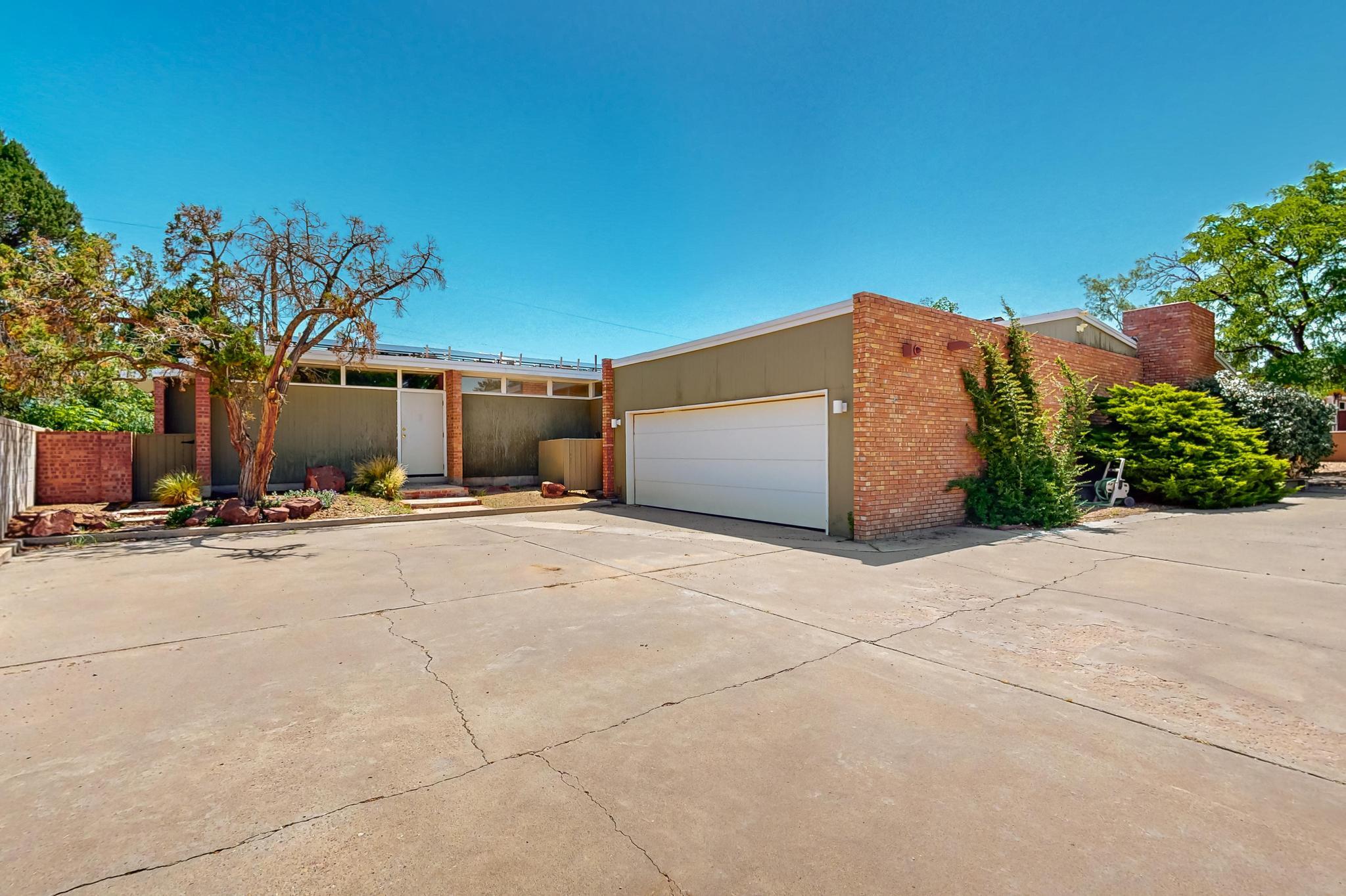 1428 Stanford Drive NE