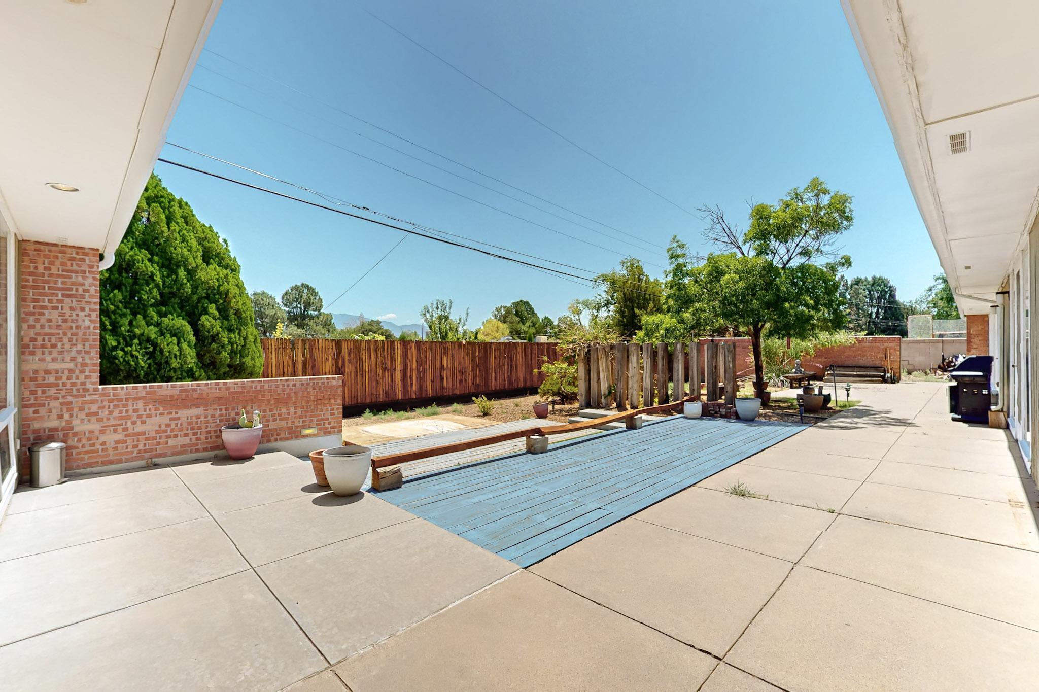 1428 Stanford Drive NE