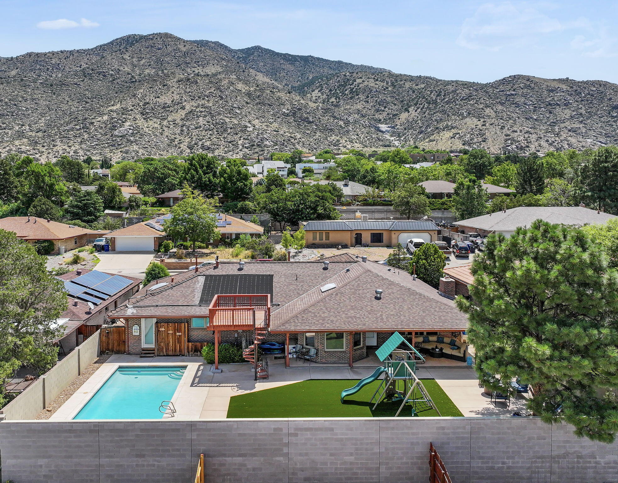 2821 PALO ALTO Drive NE
