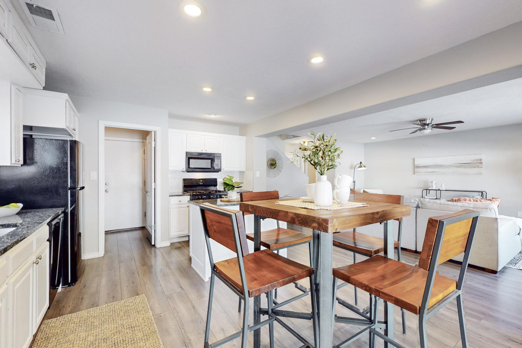 523 Parkland View Street NW