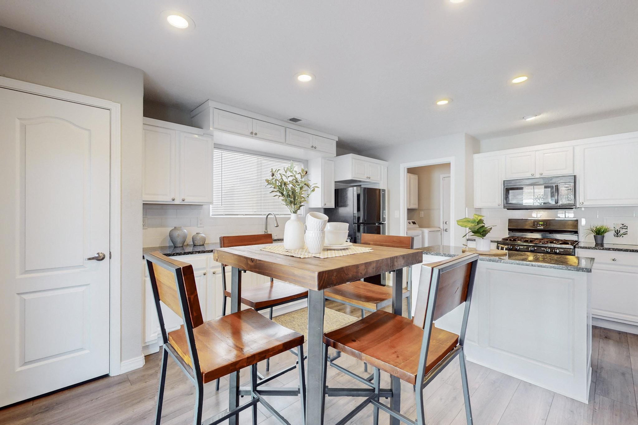 523 Parkland View Street NW