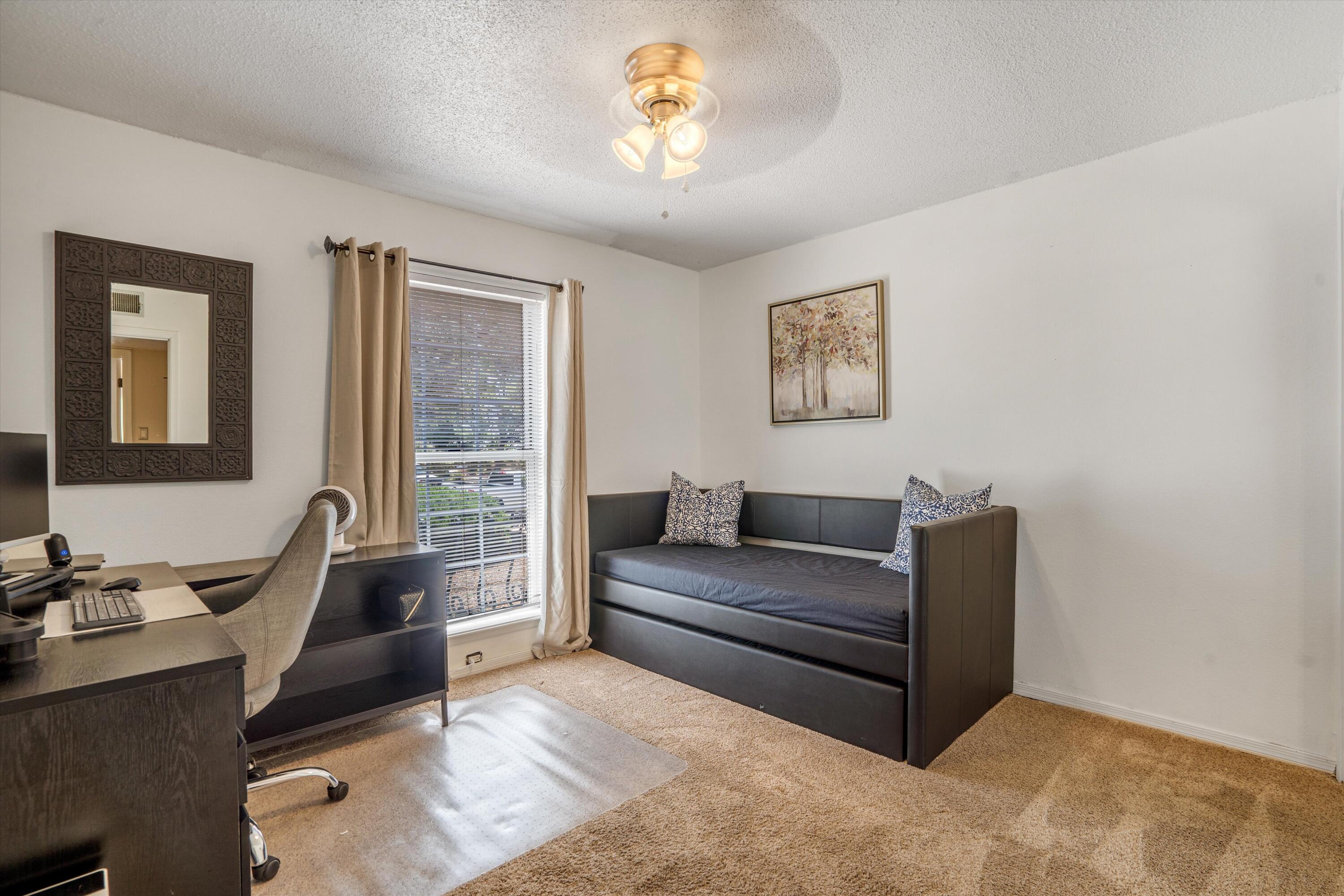 12105 Glen Canyon Road NE