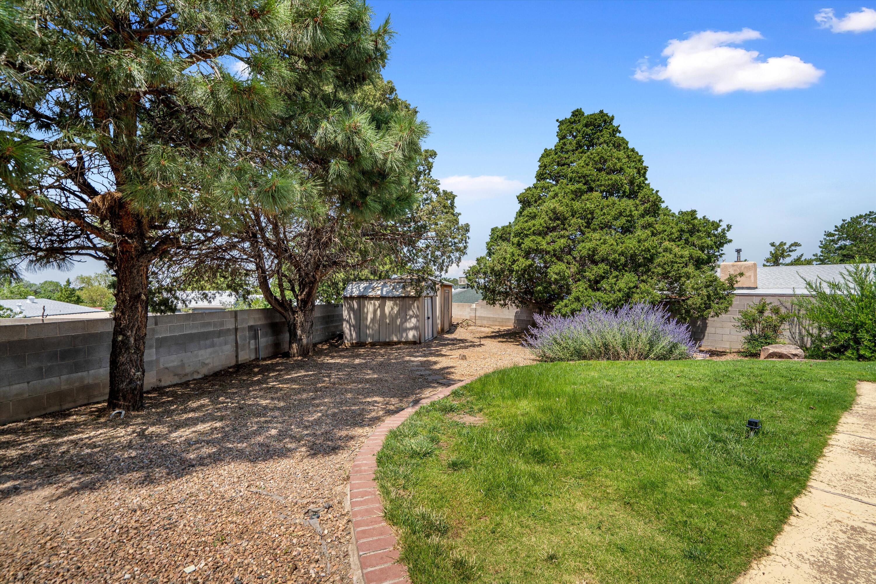 12105 Glen Canyon Road NE